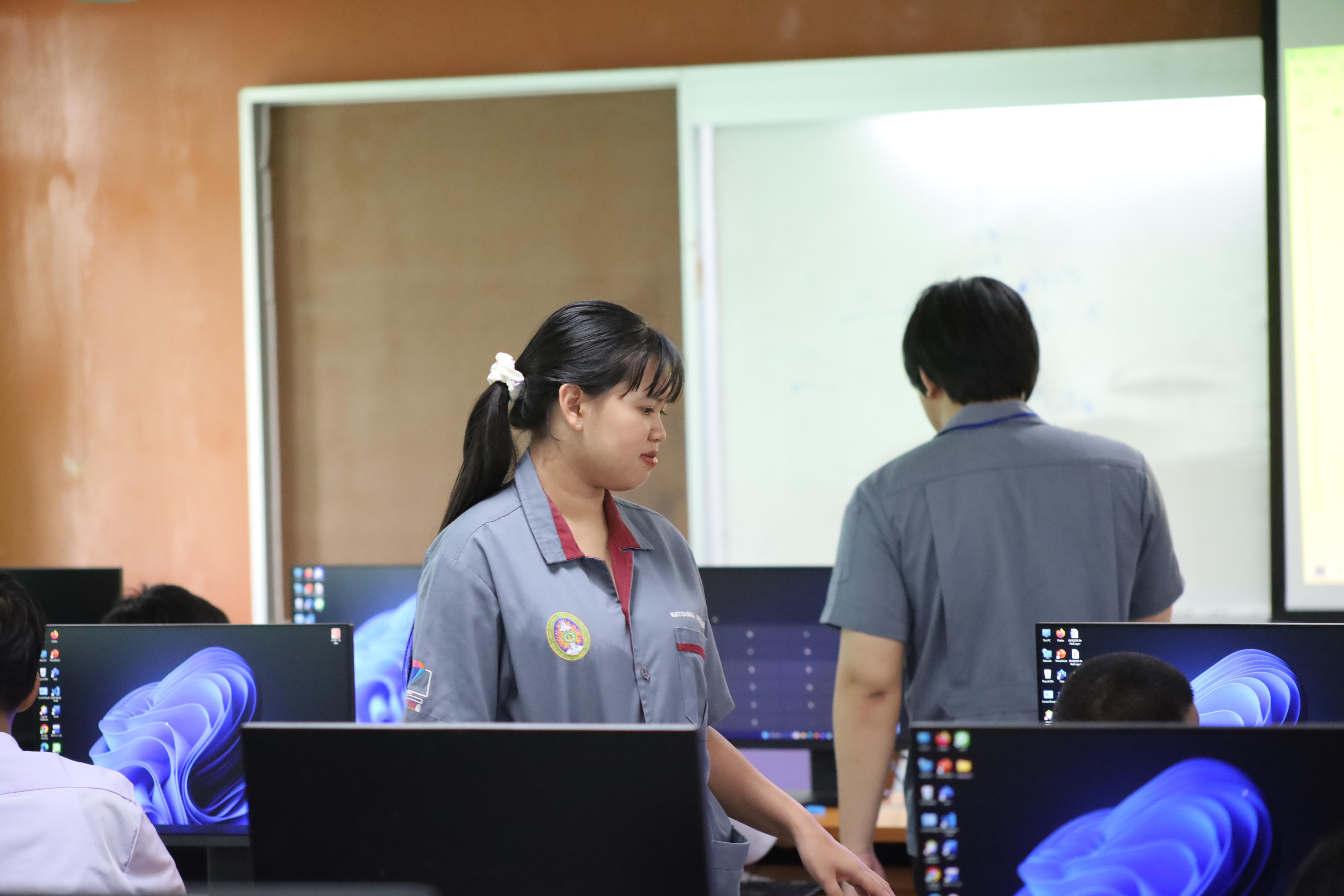 84. กิจกรรมการบูรณาการการจัดการเรียนการสอนกับการบริการวิชาการในสถานศึกษารายวิชาคณิตศาสตร์สำหรับครูคอมพิวเตอร์