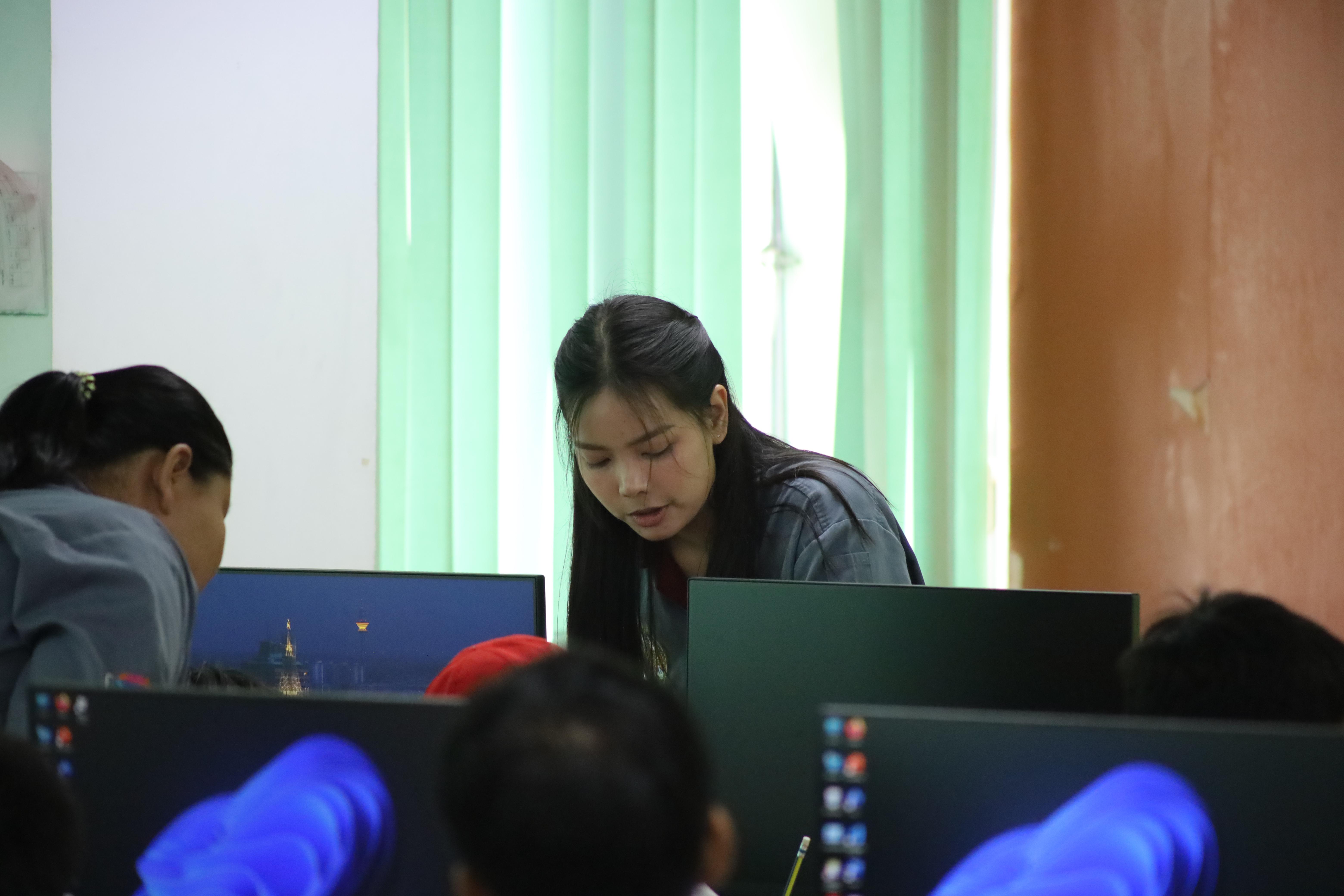 85. กิจกรรมการบูรณาการการจัดการเรียนการสอนกับการบริการวิชาการในสถานศึกษารายวิชาคณิตศาสตร์สำหรับครูคอมพิวเตอร์
