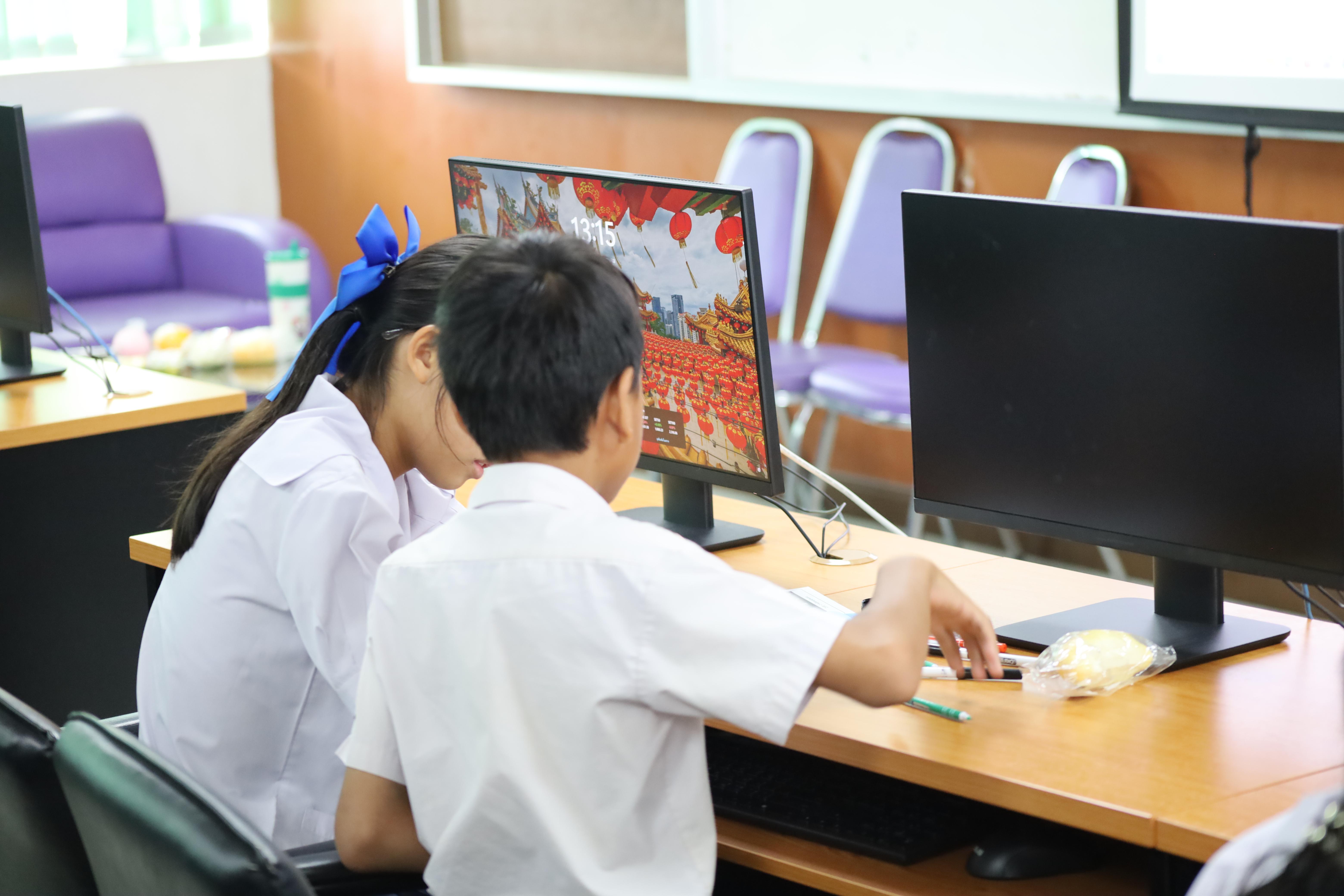 91. กิจกรรมการบูรณาการการจัดการเรียนการสอนกับการบริการวิชาการในสถานศึกษารายวิชาคณิตศาสตร์สำหรับครูคอมพิวเตอร์