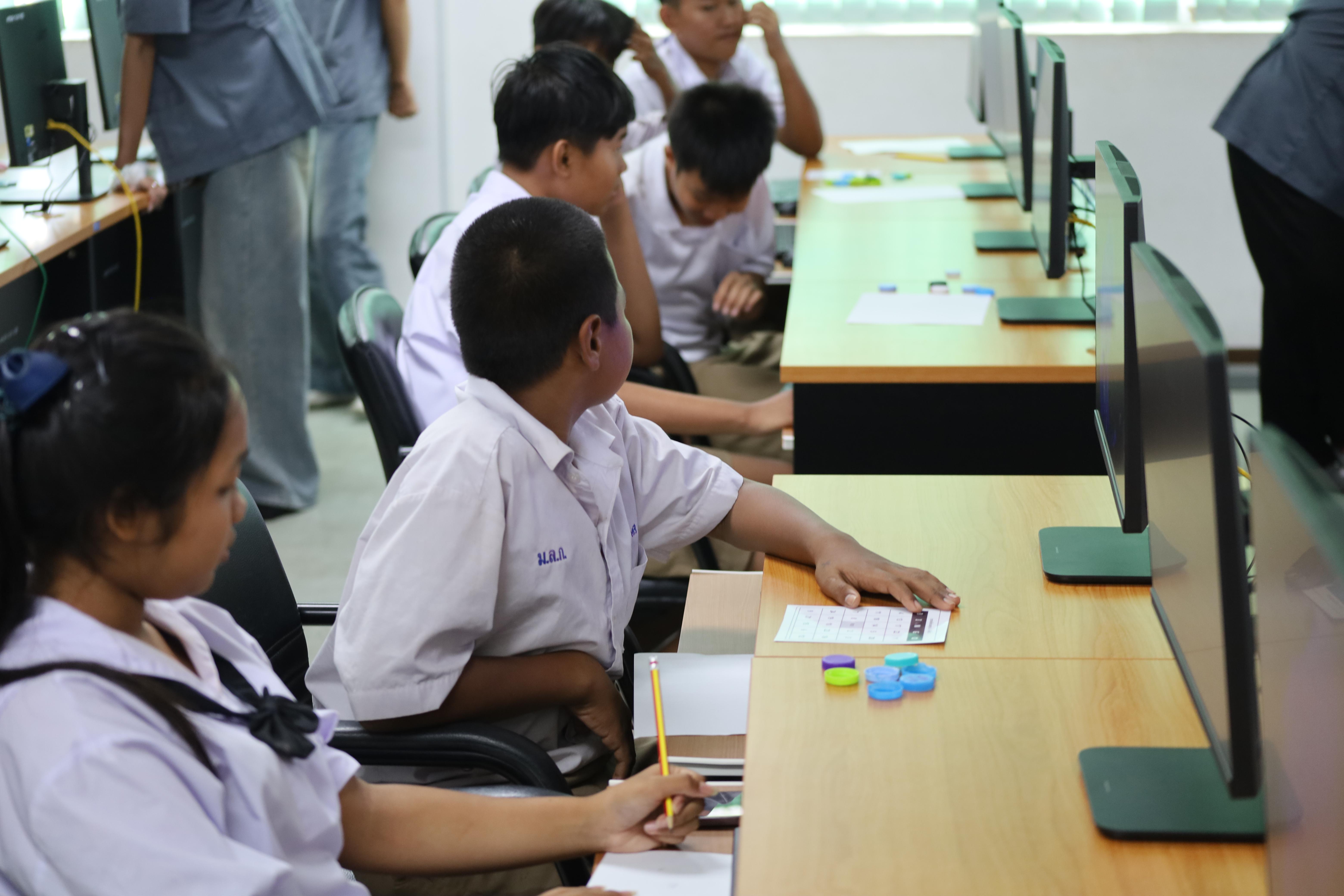 94. กิจกรรมการบูรณาการการจัดการเรียนการสอนกับการบริการวิชาการในสถานศึกษารายวิชาคณิตศาสตร์สำหรับครูคอมพิวเตอร์