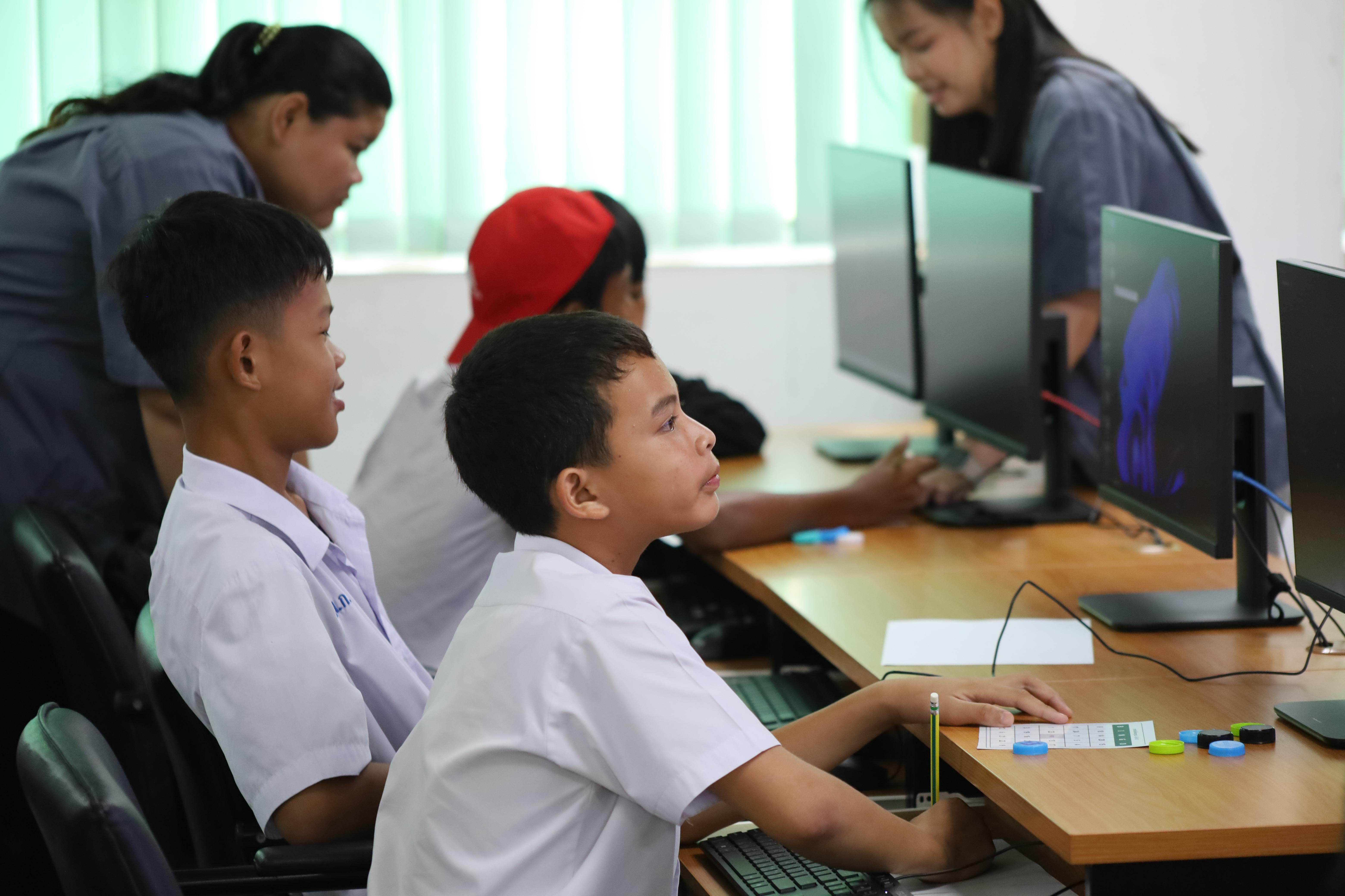 100. กิจกรรมการบูรณาการการจัดการเรียนการสอนกับการบริการวิชาการในสถานศึกษารายวิชาคณิตศาสตร์สำหรับครูคอมพิวเตอร์