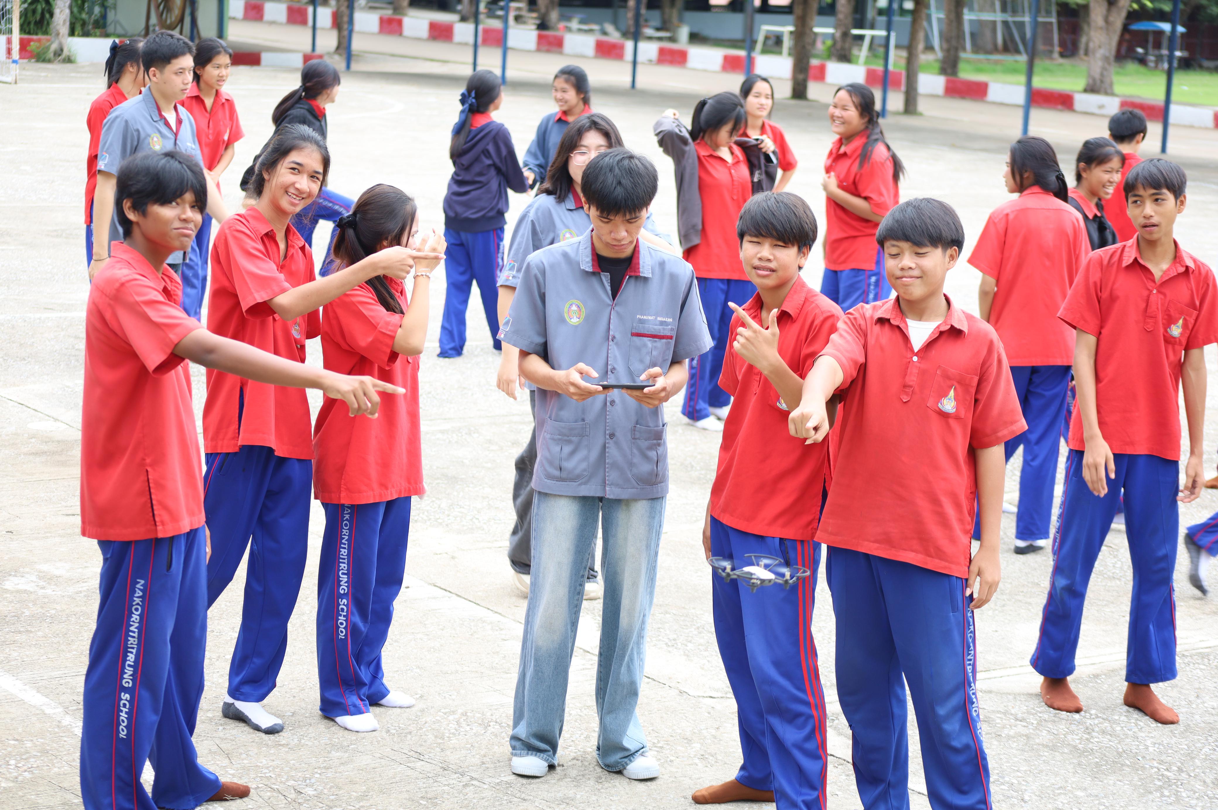 53. จัดกิจกรรมอบรมพัฒนาทักษะทางด้านเทคโนโลยี ให้กับนักเรียนโรงเรียนนครไตรตรึงษ์