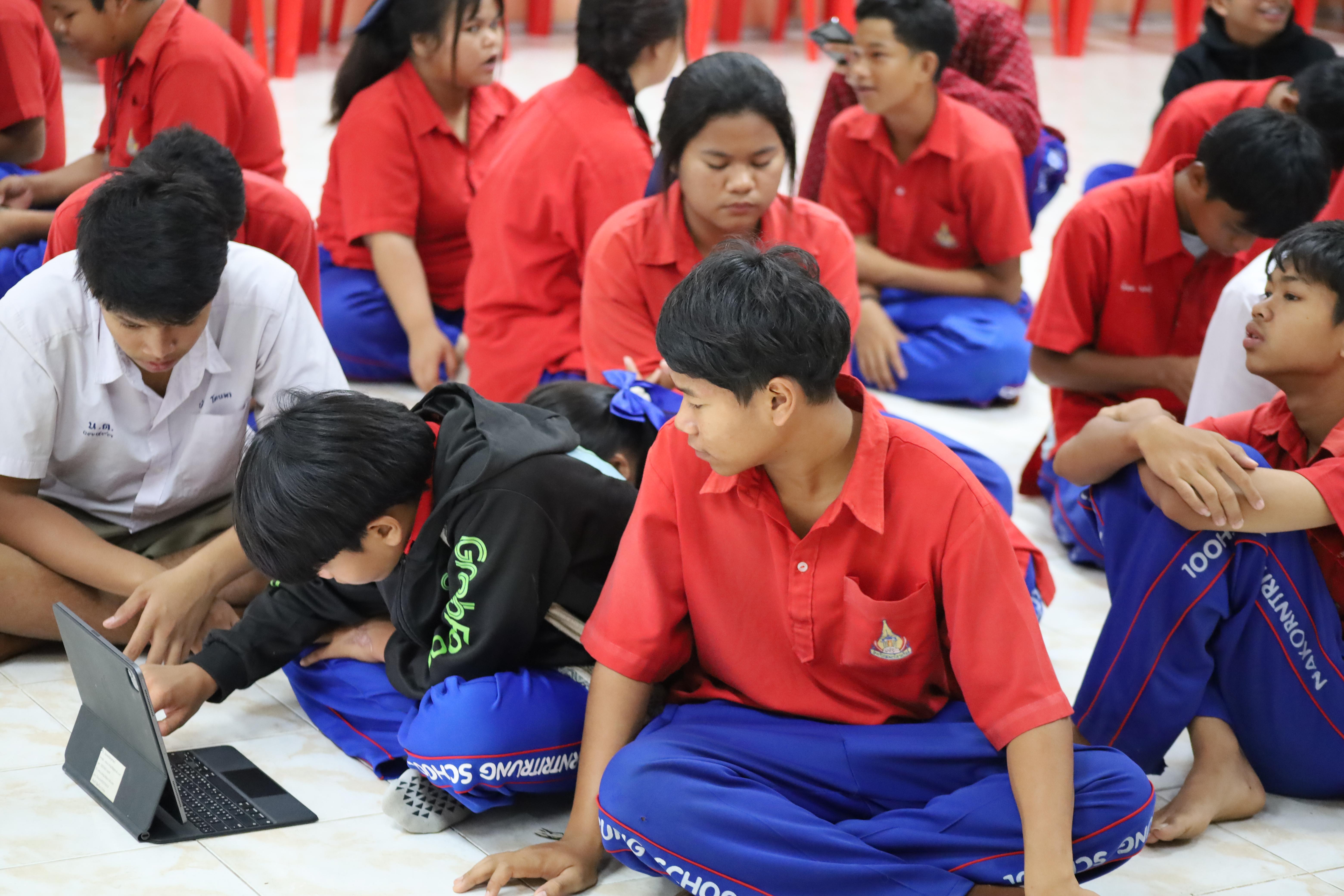 83. จัดกิจกรรมอบรมพัฒนาทักษะทางด้านเทคโนโลยี ให้กับนักเรียนโรงเรียนนครไตรตรึงษ์