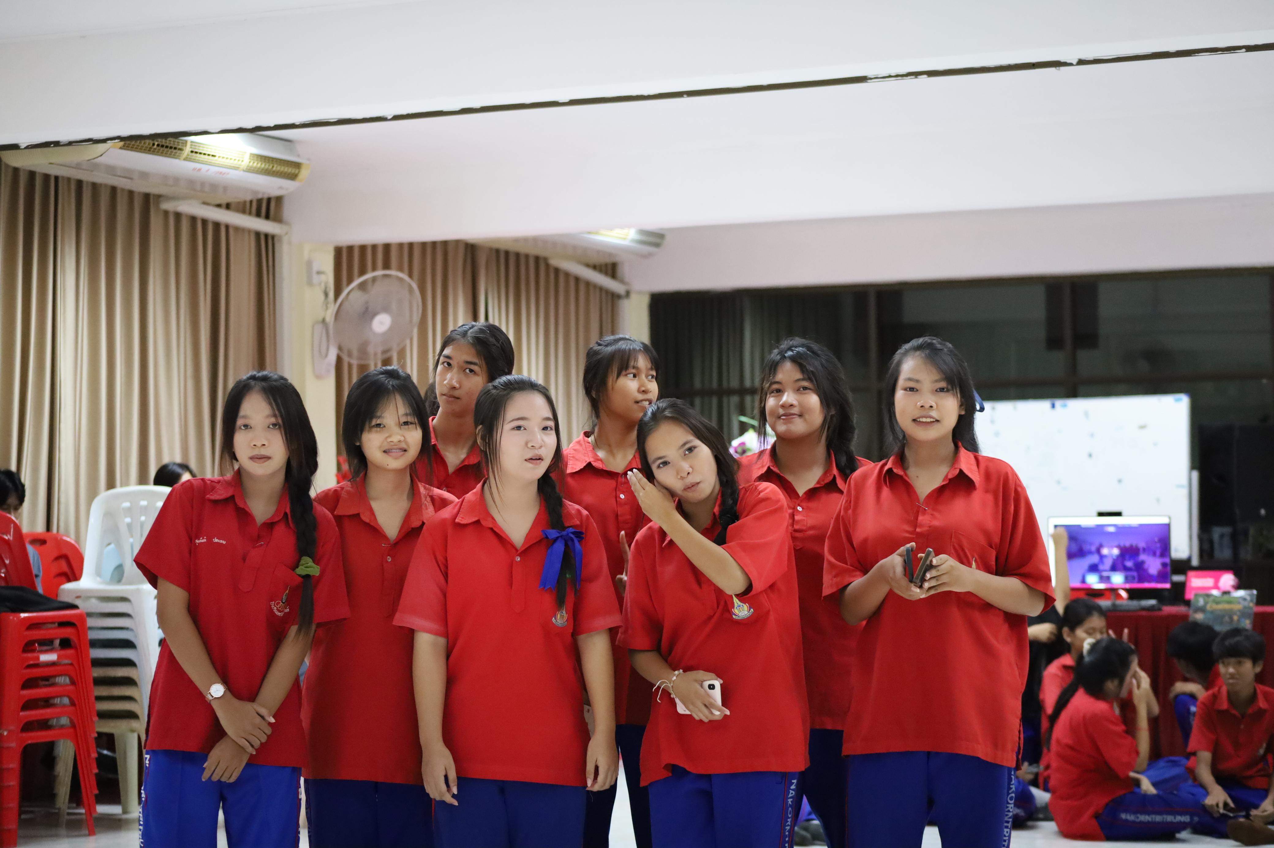 100. จัดกิจกรรมอบรมพัฒนาทักษะทางด้านเทคโนโลยี ให้กับนักเรียนโรงเรียนนครไตรตรึงษ์