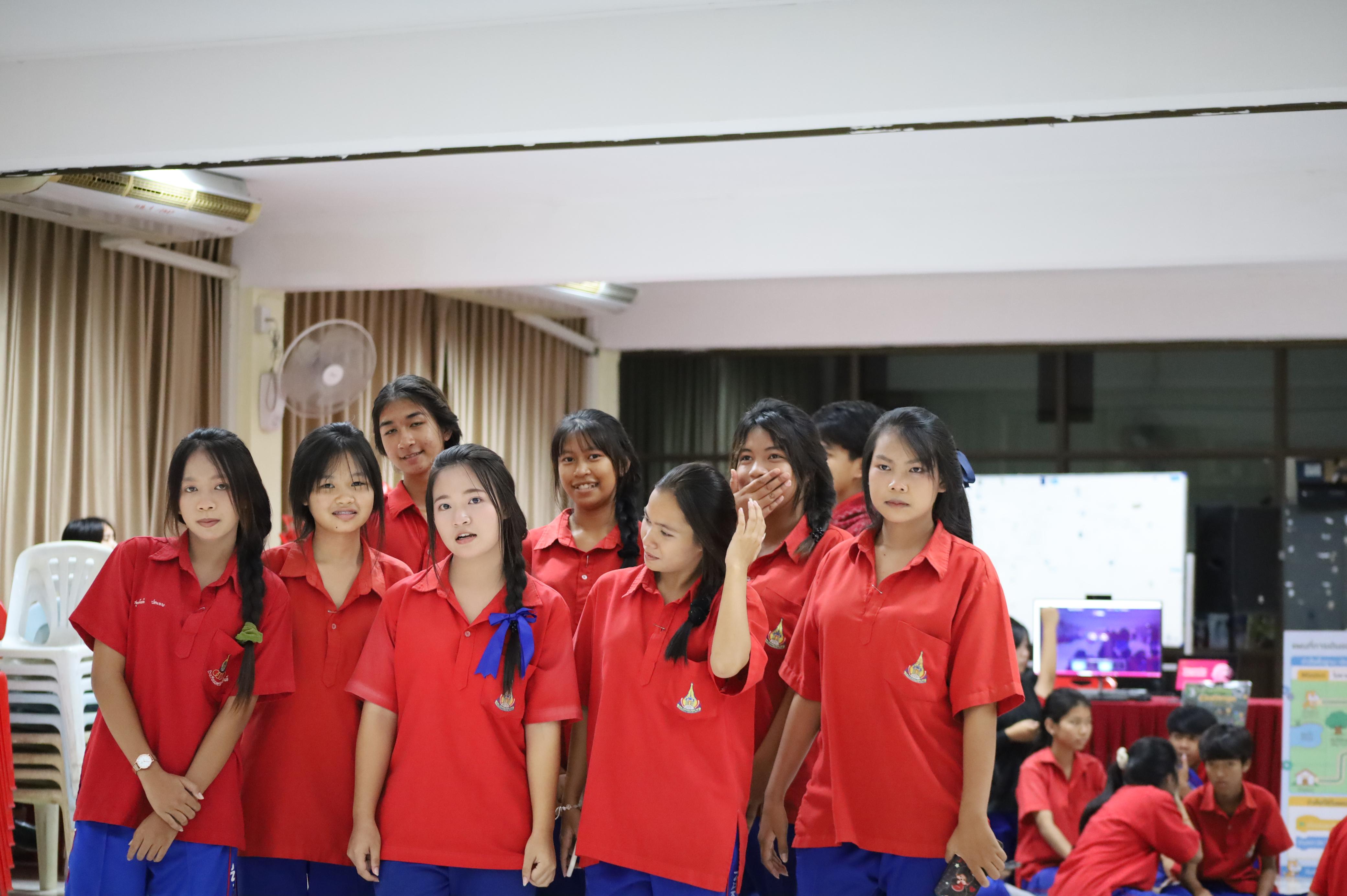101. จัดกิจกรรมอบรมพัฒนาทักษะทางด้านเทคโนโลยี ให้กับนักเรียนโรงเรียนนครไตรตรึงษ์
