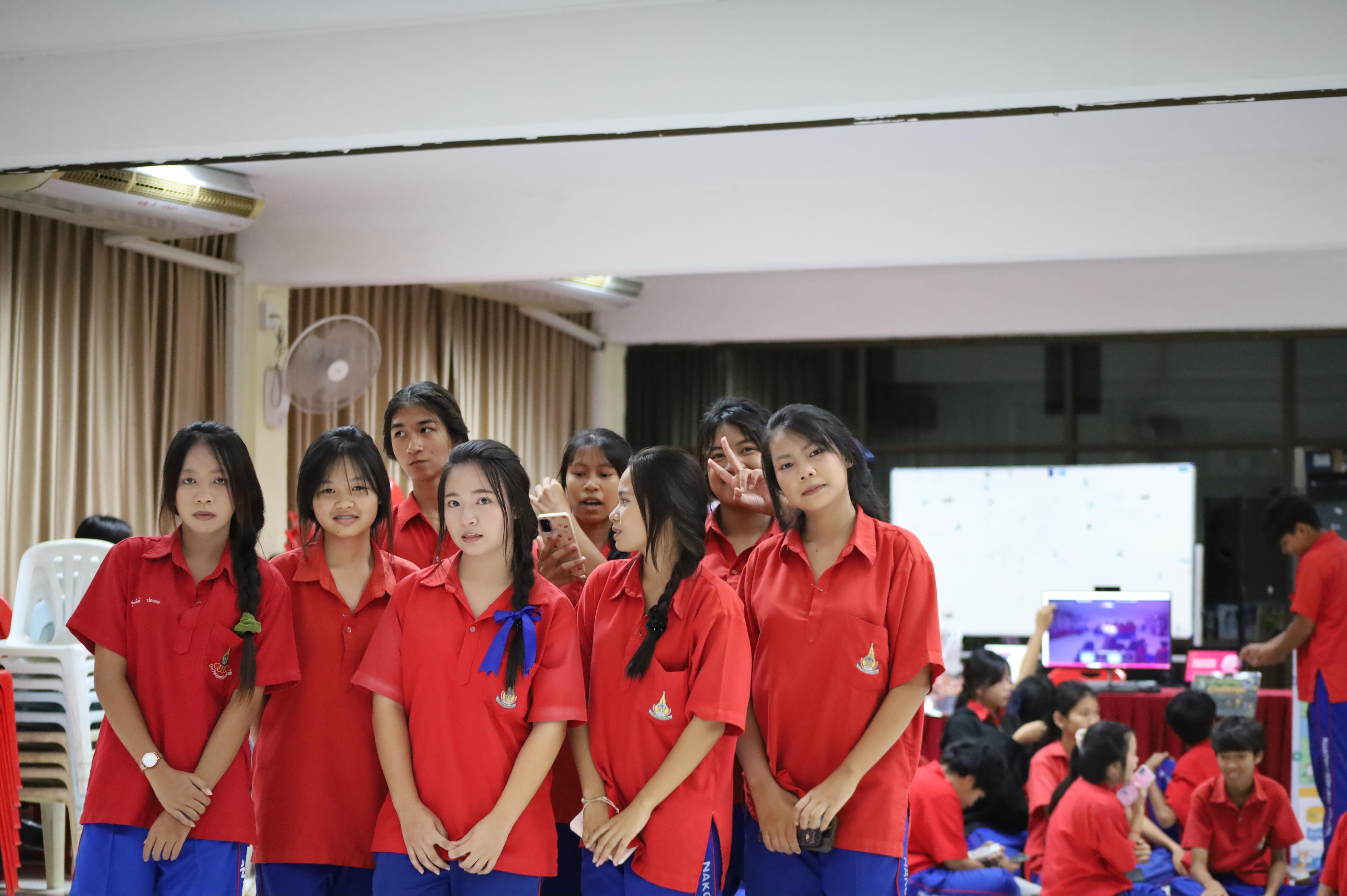102. จัดกิจกรรมอบรมพัฒนาทักษะทางด้านเทคโนโลยี ให้กับนักเรียนโรงเรียนนครไตรตรึงษ์