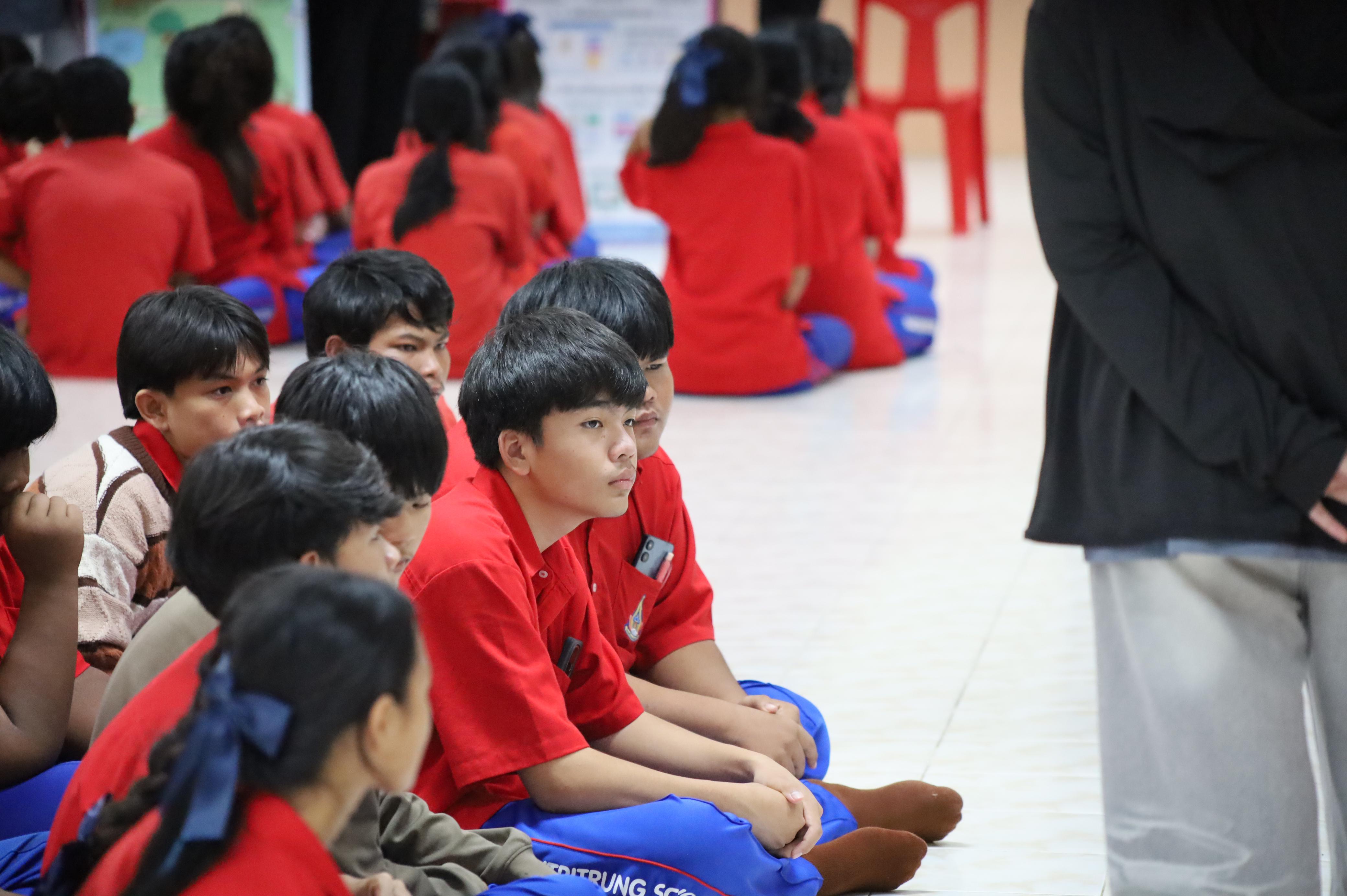 123. จัดกิจกรรมอบรมพัฒนาทักษะทางด้านเทคโนโลยี ให้กับนักเรียนโรงเรียนนครไตรตรึงษ์