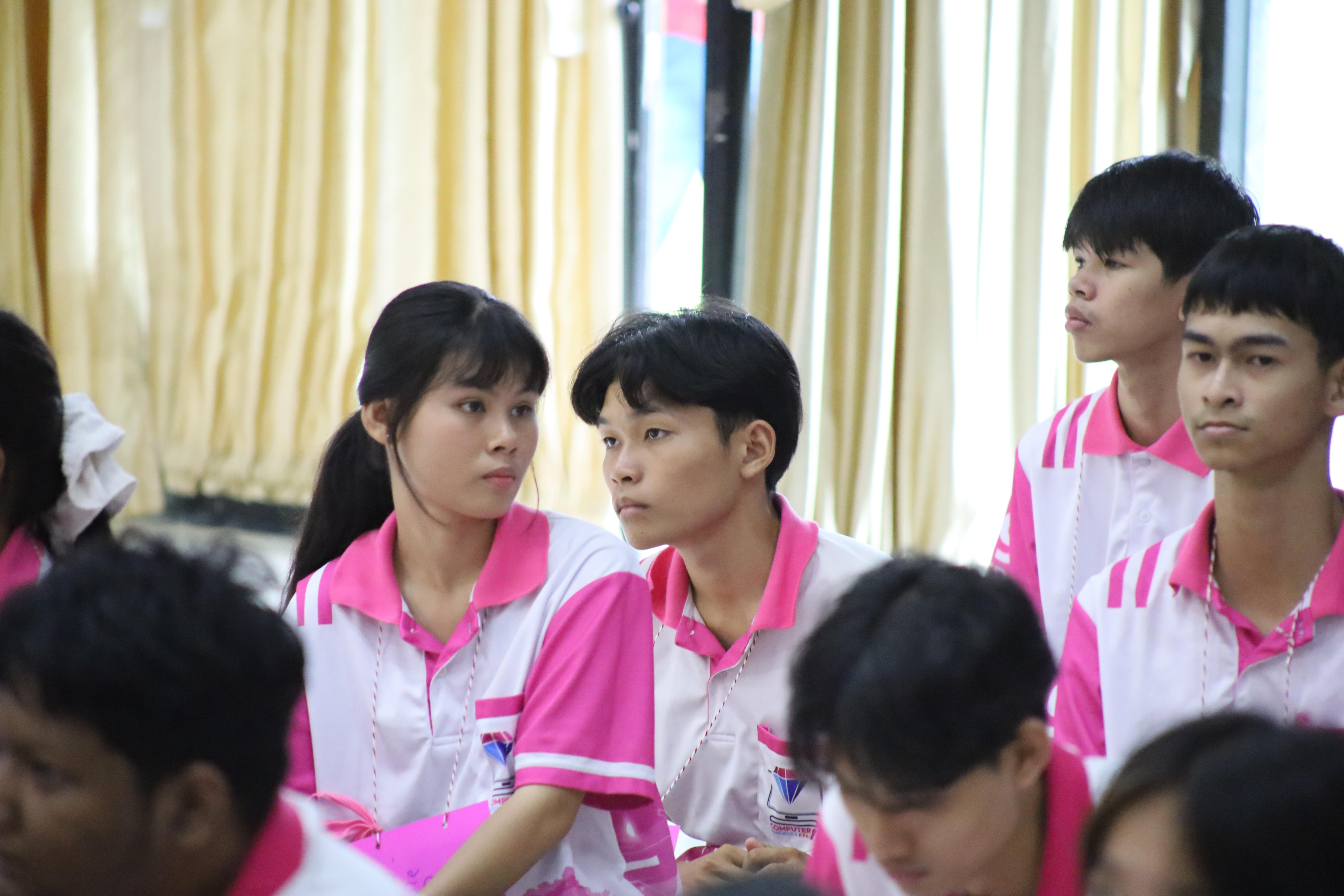 5. จัดกิจกรรมอบรมพัฒนาทักษะทางด้านเทคโนโลยี ให้กับนักเรียนโรงเรียนพิไกรวิทยา