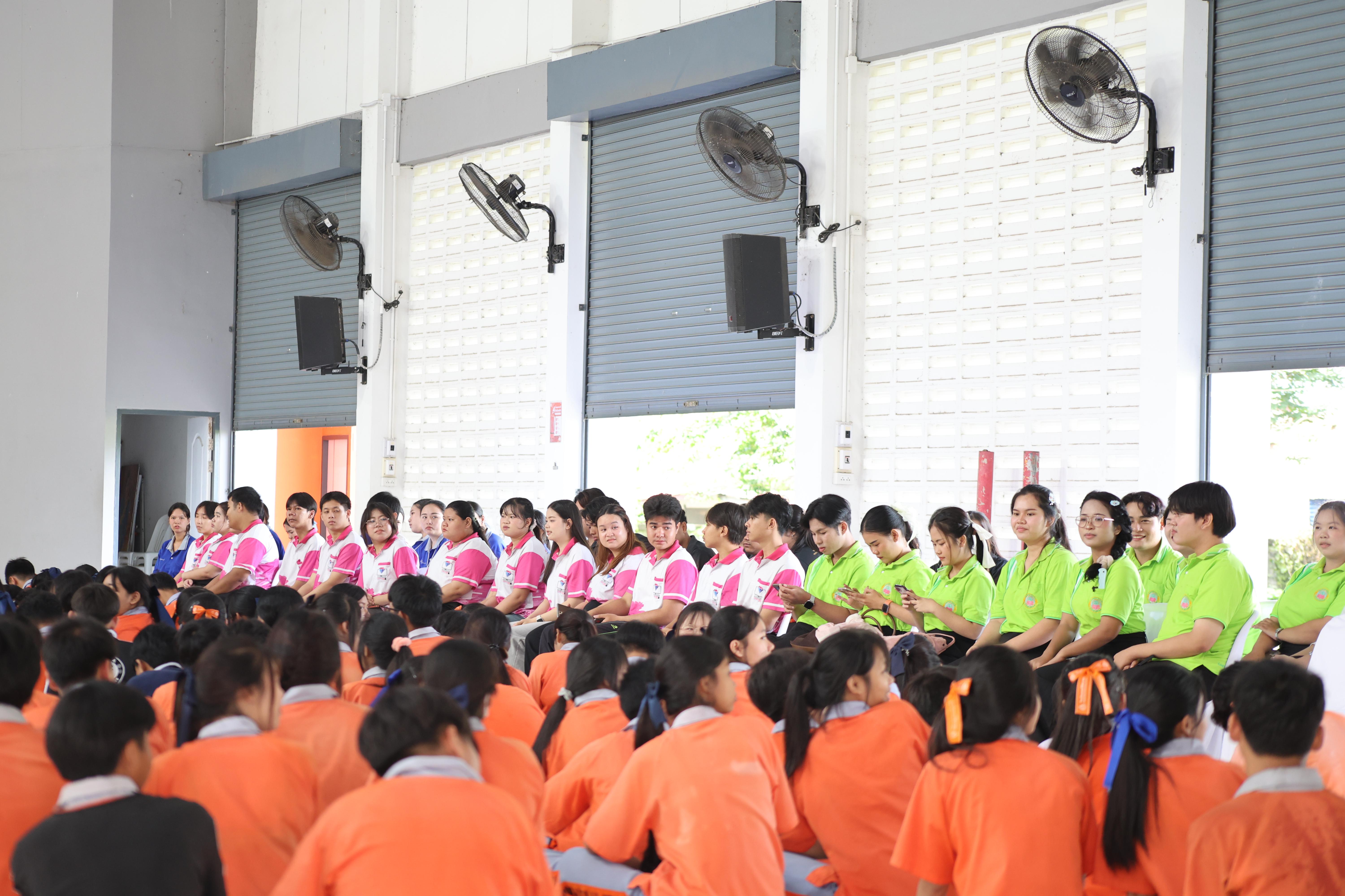 โปรแกรมวิชาคอมพิวเตอร์มหาวิทยาลัยราชภัฎกำแพงเพชร จัดกิจกรรมอบรมพัฒนาทักษะทางด้านเทคโนโลยี ให้กับนักเรียนโรงเรียนคณฑีพิทยาคม