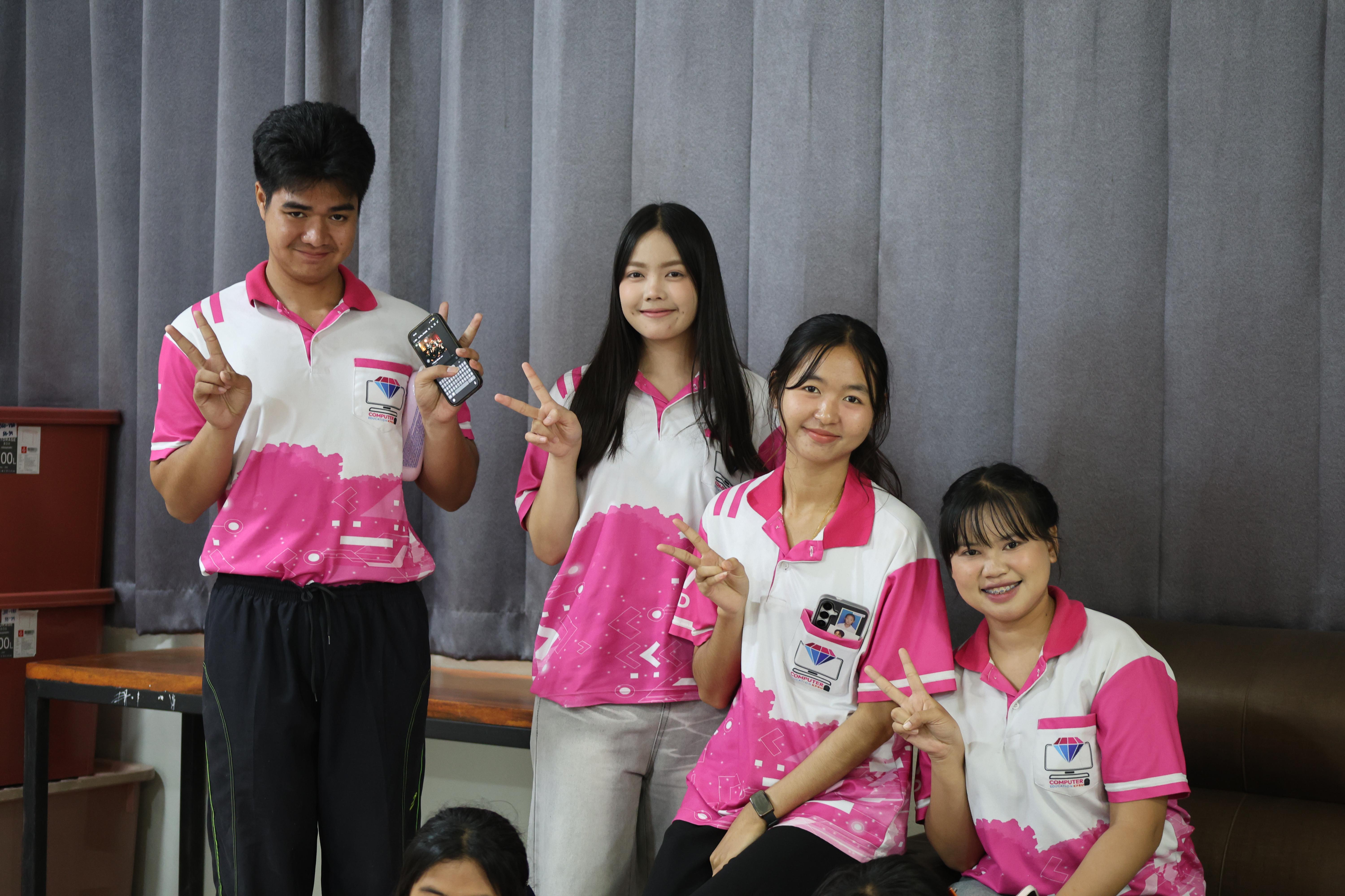 62. โปรแกรมวิชาคอมพิวเตอร์มหาวิทยาลัยราชภัฎกำแพงเพชร จัดกิจกรรมอบรมพัฒนาทักษะทางด้านเทคโนโลยี ให้กับนักเรียนโรงเรียนคณฑีพิทยาคม