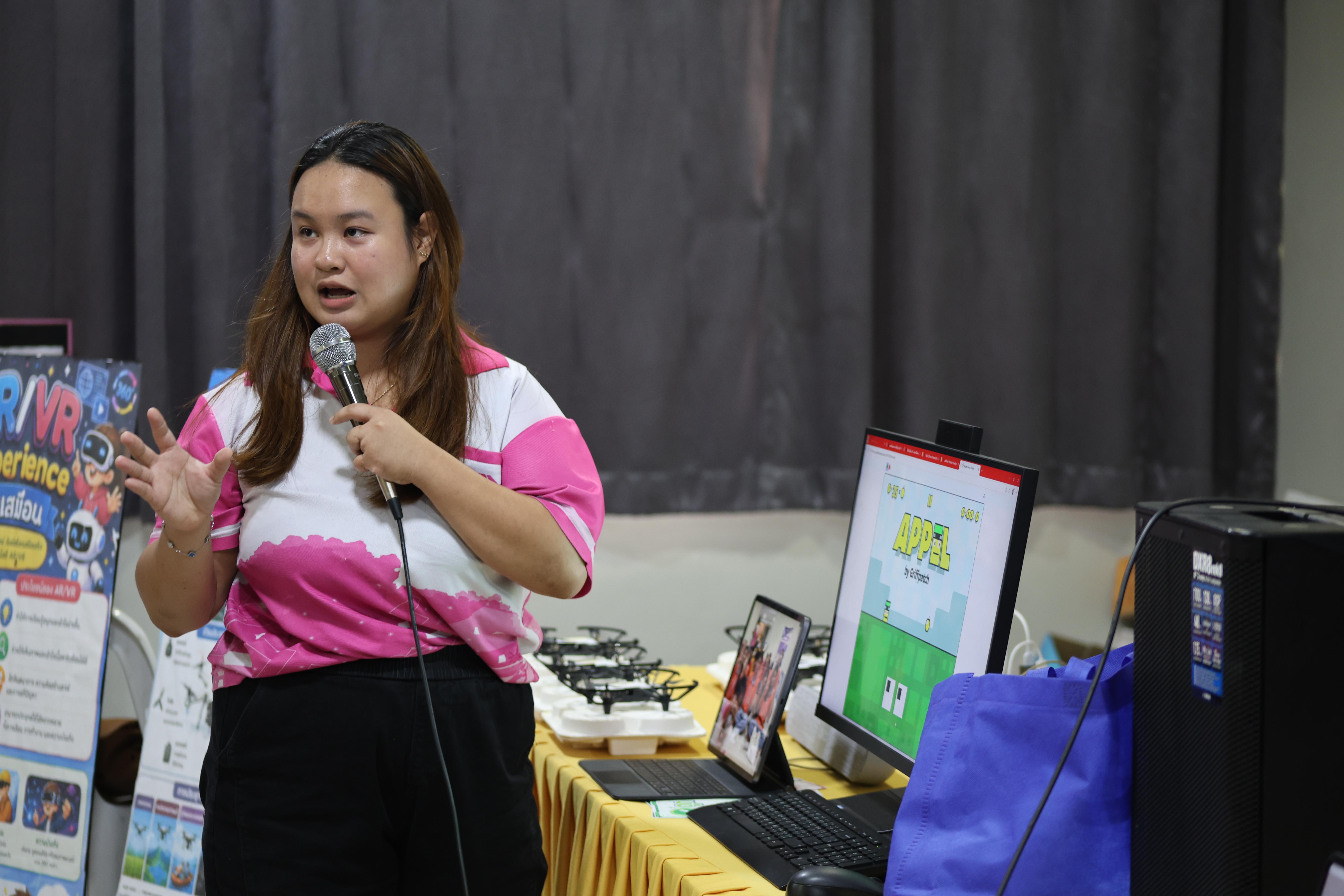 67. โปรแกรมวิชาคอมพิวเตอร์มหาวิทยาลัยราชภัฎกำแพงเพชร จัดกิจกรรมอบรมพัฒนาทักษะทางด้านเทคโนโลยี ให้กับนักเรียนโรงเรียนคณฑีพิทยาคม