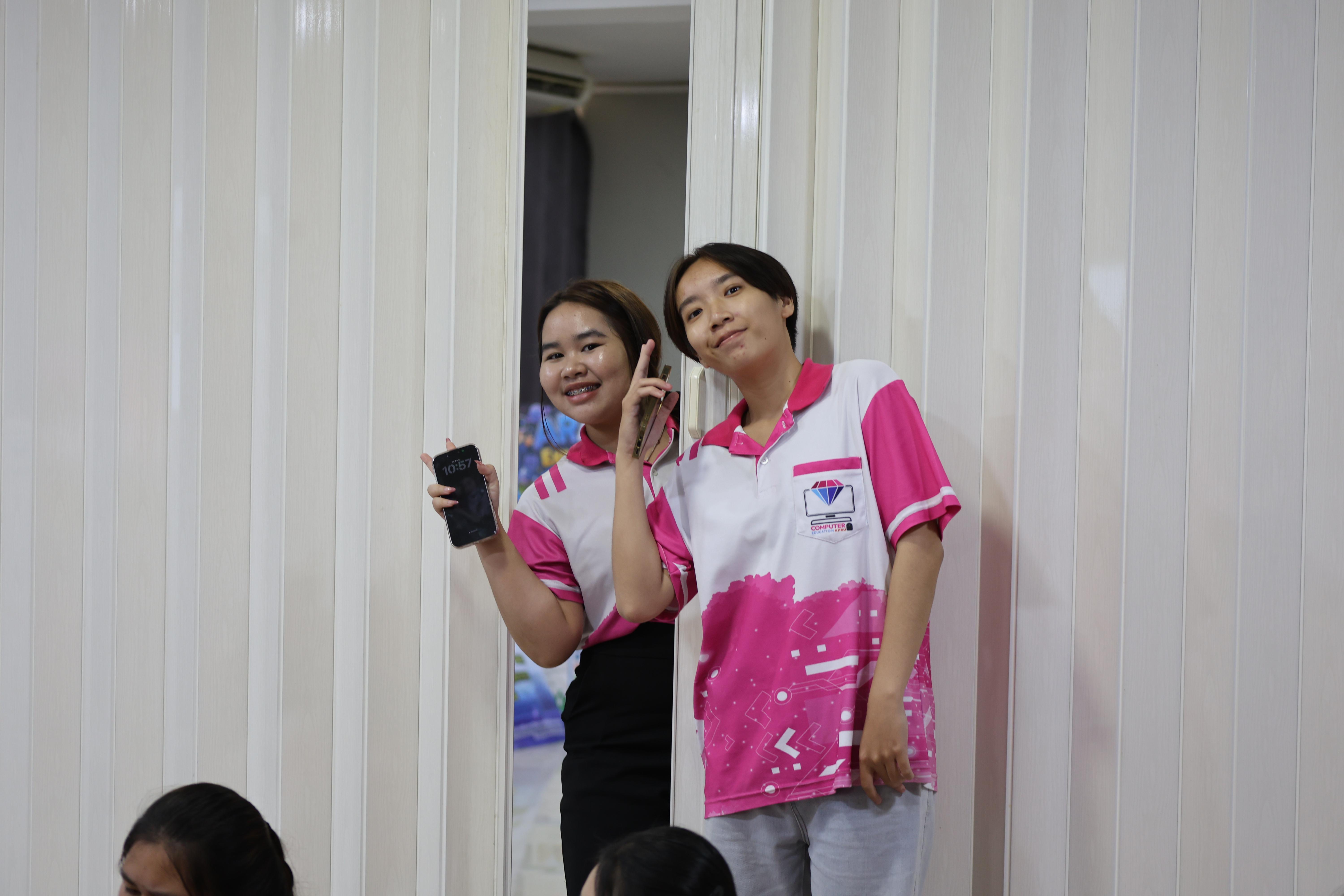 81. โปรแกรมวิชาคอมพิวเตอร์มหาวิทยาลัยราชภัฎกำแพงเพชร จัดกิจกรรมอบรมพัฒนาทักษะทางด้านเทคโนโลยี ให้กับนักเรียนโรงเรียนคณฑีพิทยาคม