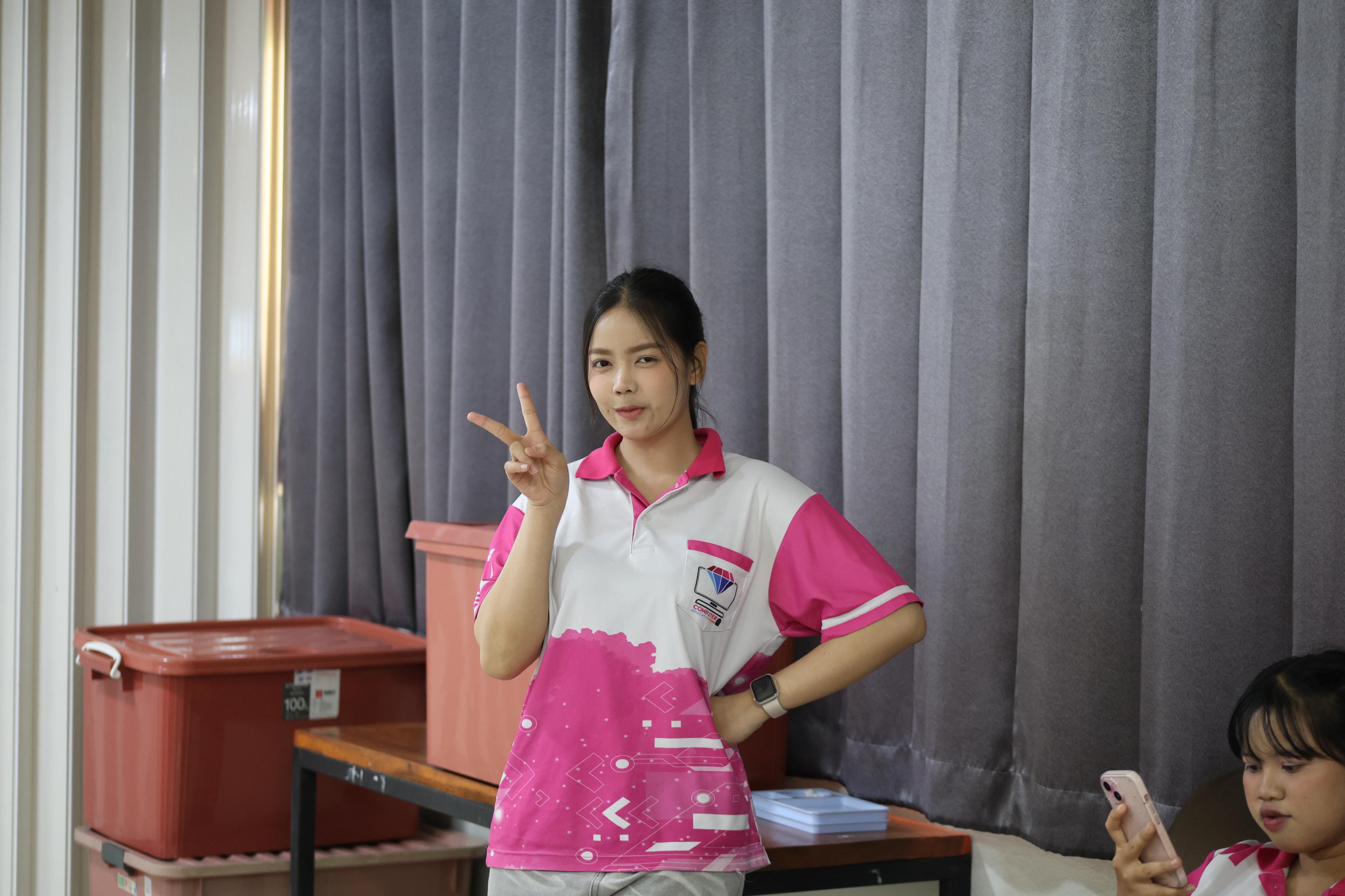 100. โปรแกรมวิชาคอมพิวเตอร์มหาวิทยาลัยราชภัฎกำแพงเพชร จัดกิจกรรมอบรมพัฒนาทักษะทางด้านเทคโนโลยี ให้กับนักเรียนโรงเรียนคณฑีพิทยาคม