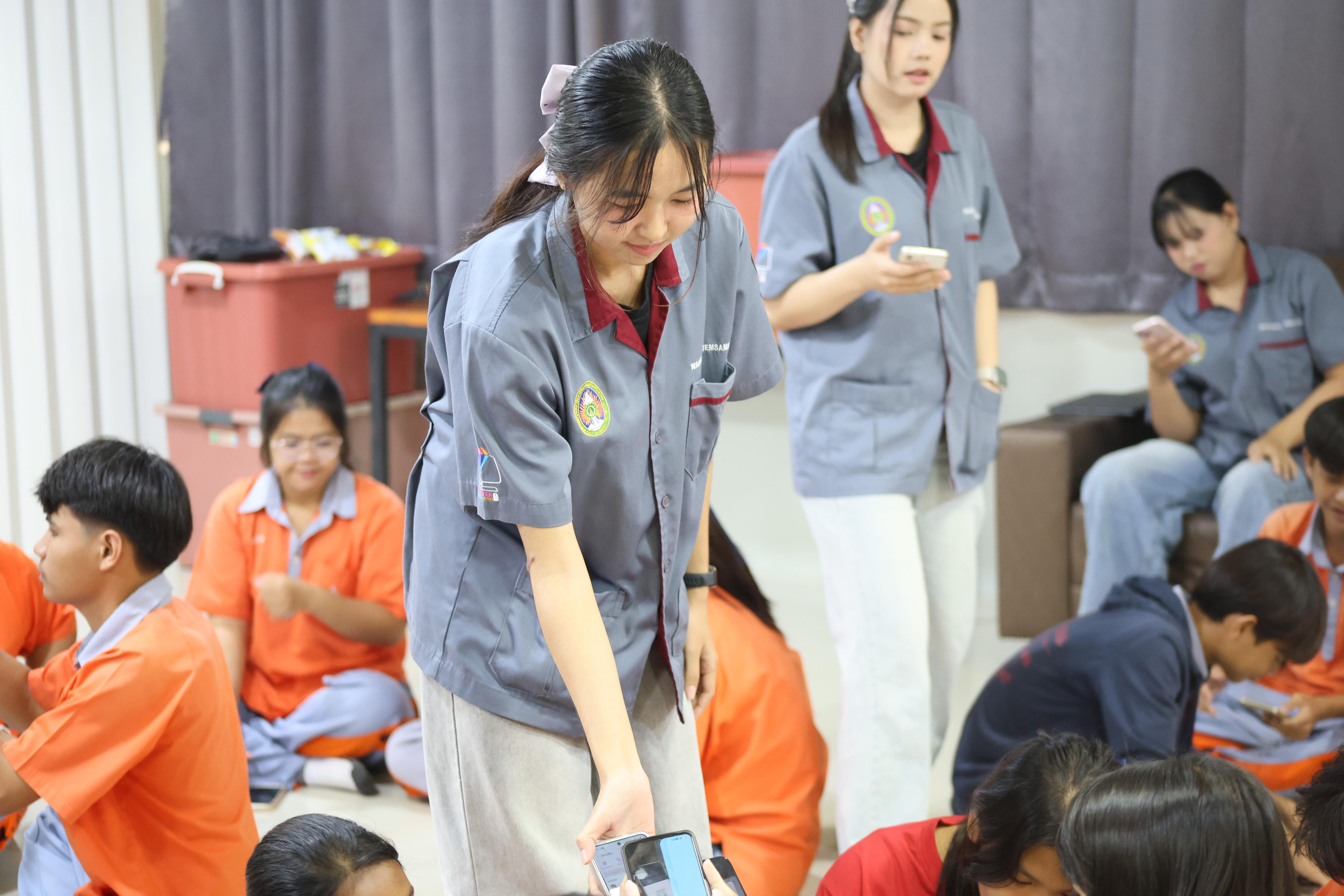 194. โปรแกรมวิชาคอมพิวเตอร์มหาวิทยาลัยราชภัฎกำแพงเพชร จัดกิจกรรมอบรมพัฒนาทักษะทางด้านเทคโนโลยี ให้กับนักเรียนโรงเรียนคณฑีพิทยาคม