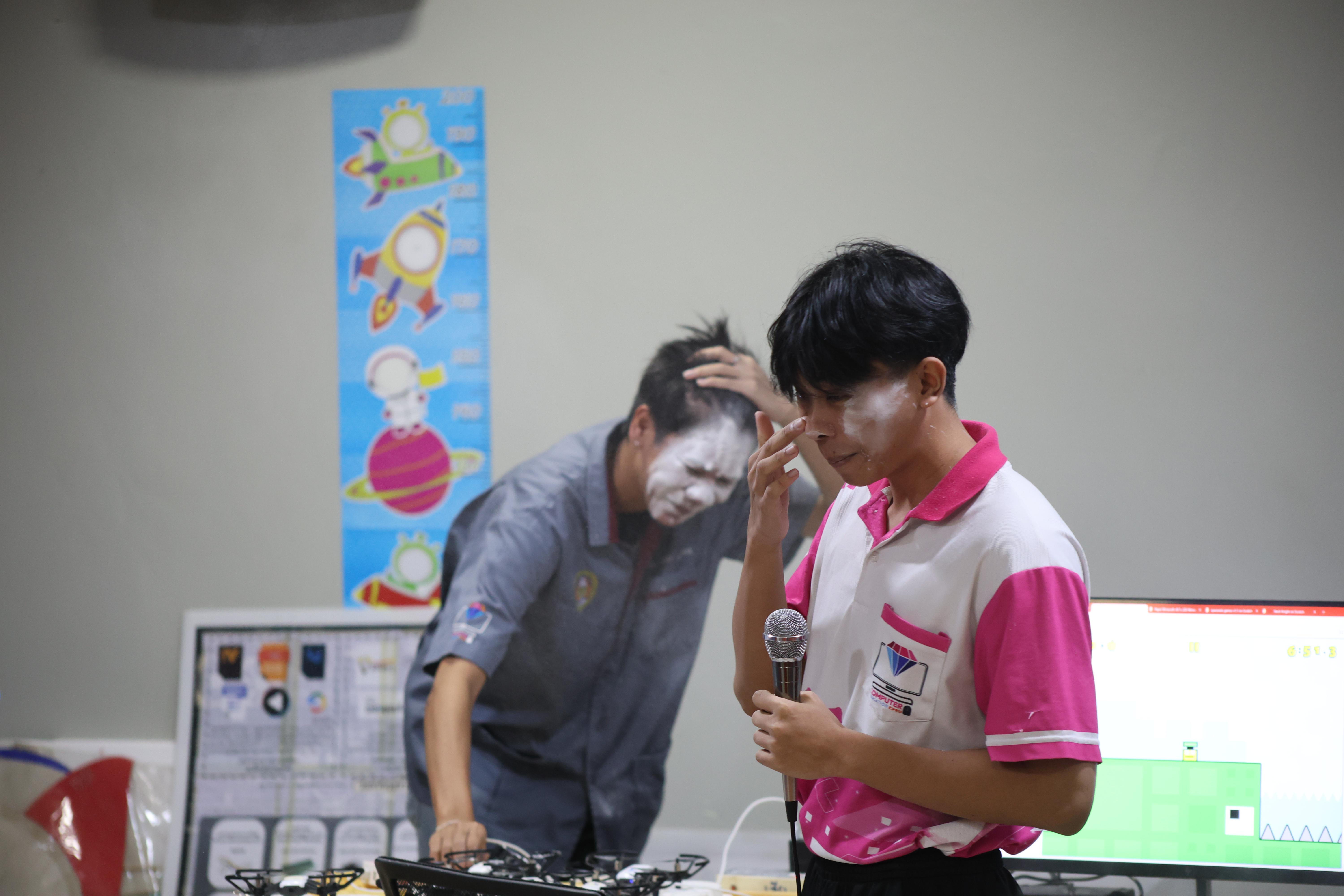 245. โปรแกรมวิชาคอมพิวเตอร์มหาวิทยาลัยราชภัฎกำแพงเพชร จัดกิจกรรมอบรมพัฒนาทักษะทางด้านเทคโนโลยี ให้กับนักเรียนโรงเรียนคณฑีพิทยาคม