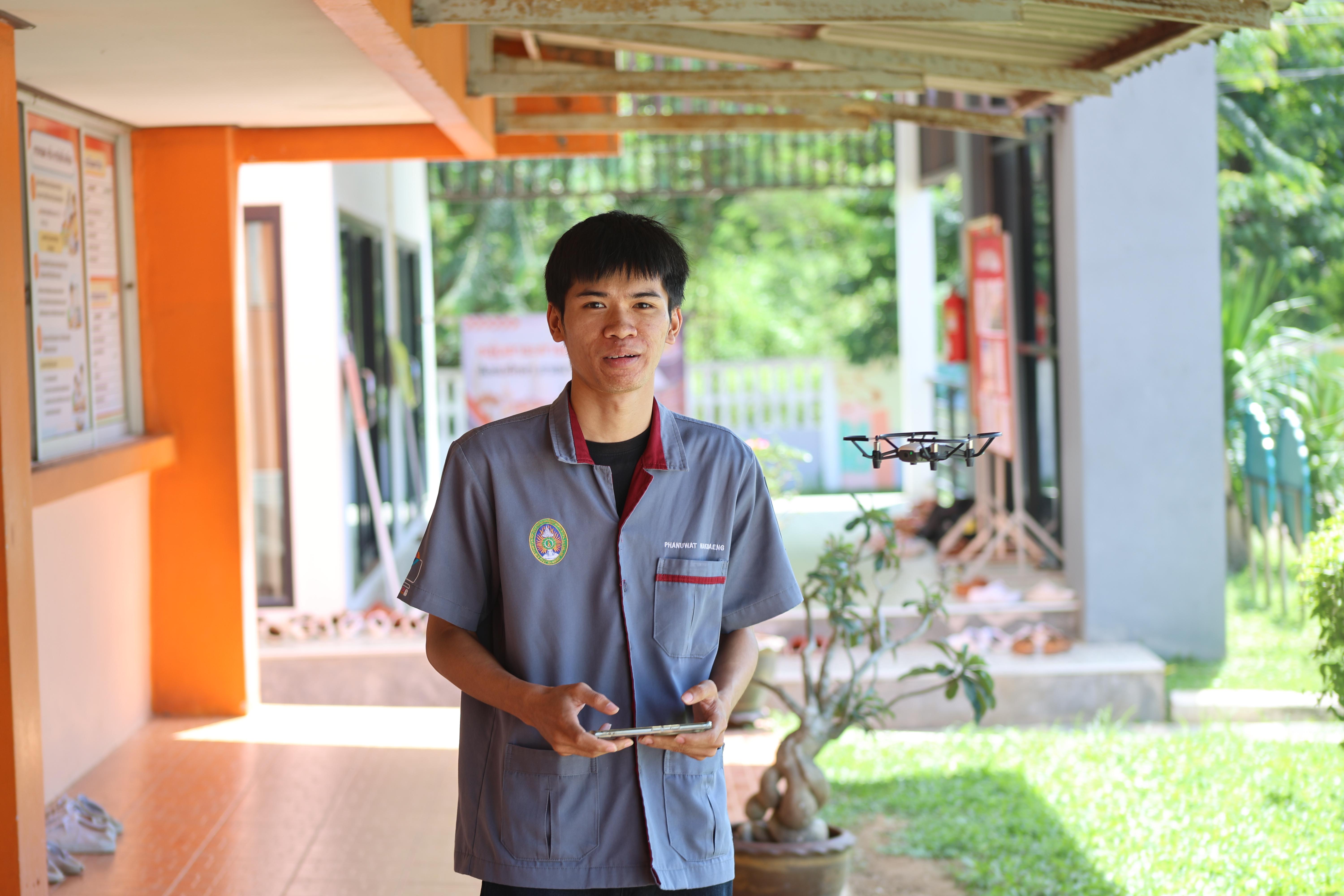 276. โปรแกรมวิชาคอมพิวเตอร์มหาวิทยาลัยราชภัฎกำแพงเพชร จัดกิจกรรมอบรมพัฒนาทักษะทางด้านเทคโนโลยี ให้กับนักเรียนโรงเรียนคณฑีพิทยาคม