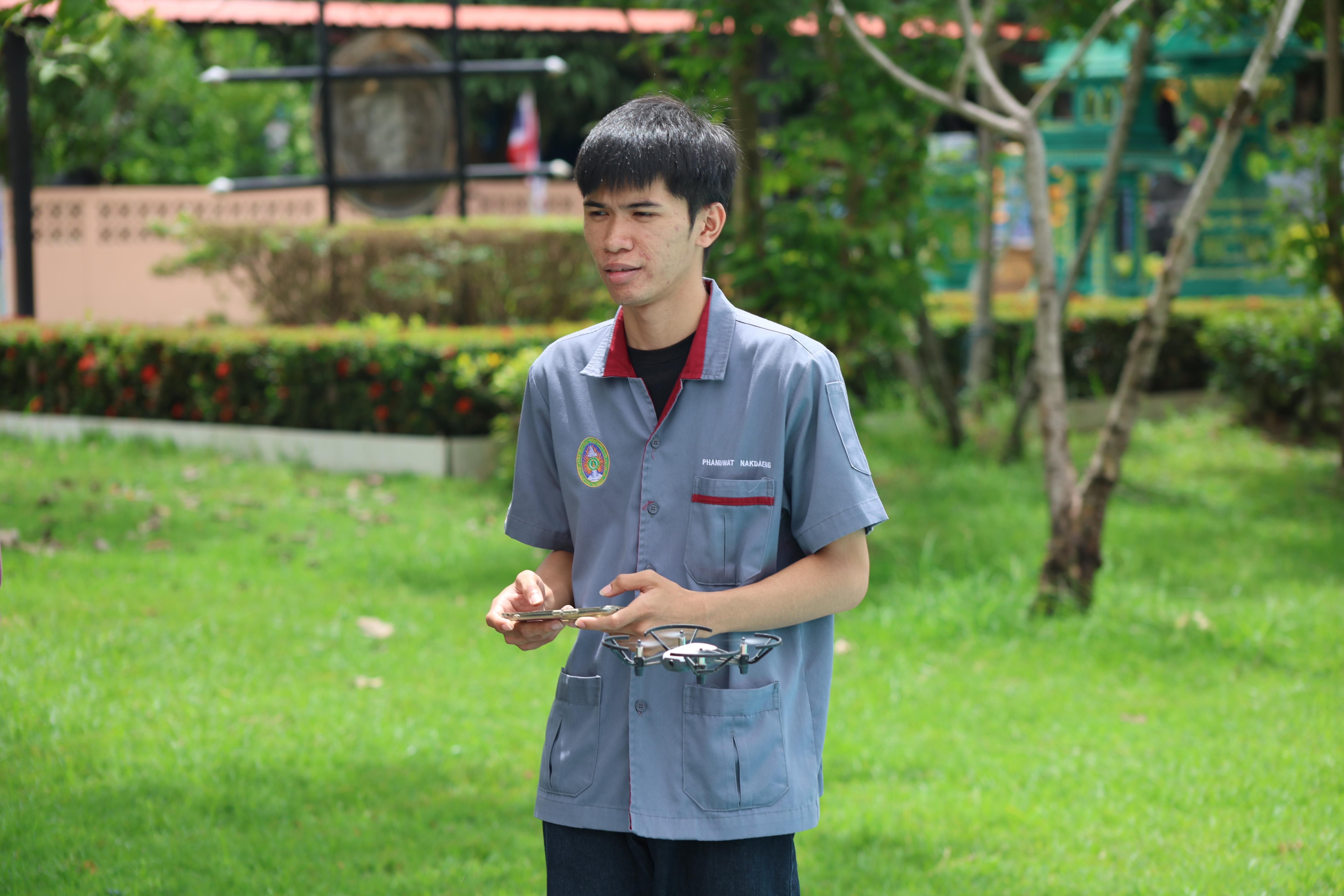 310. โปรแกรมวิชาคอมพิวเตอร์มหาวิทยาลัยราชภัฎกำแพงเพชร จัดกิจกรรมอบรมพัฒนาทักษะทางด้านเทคโนโลยี ให้กับนักเรียนโรงเรียนคณฑีพิทยาคม