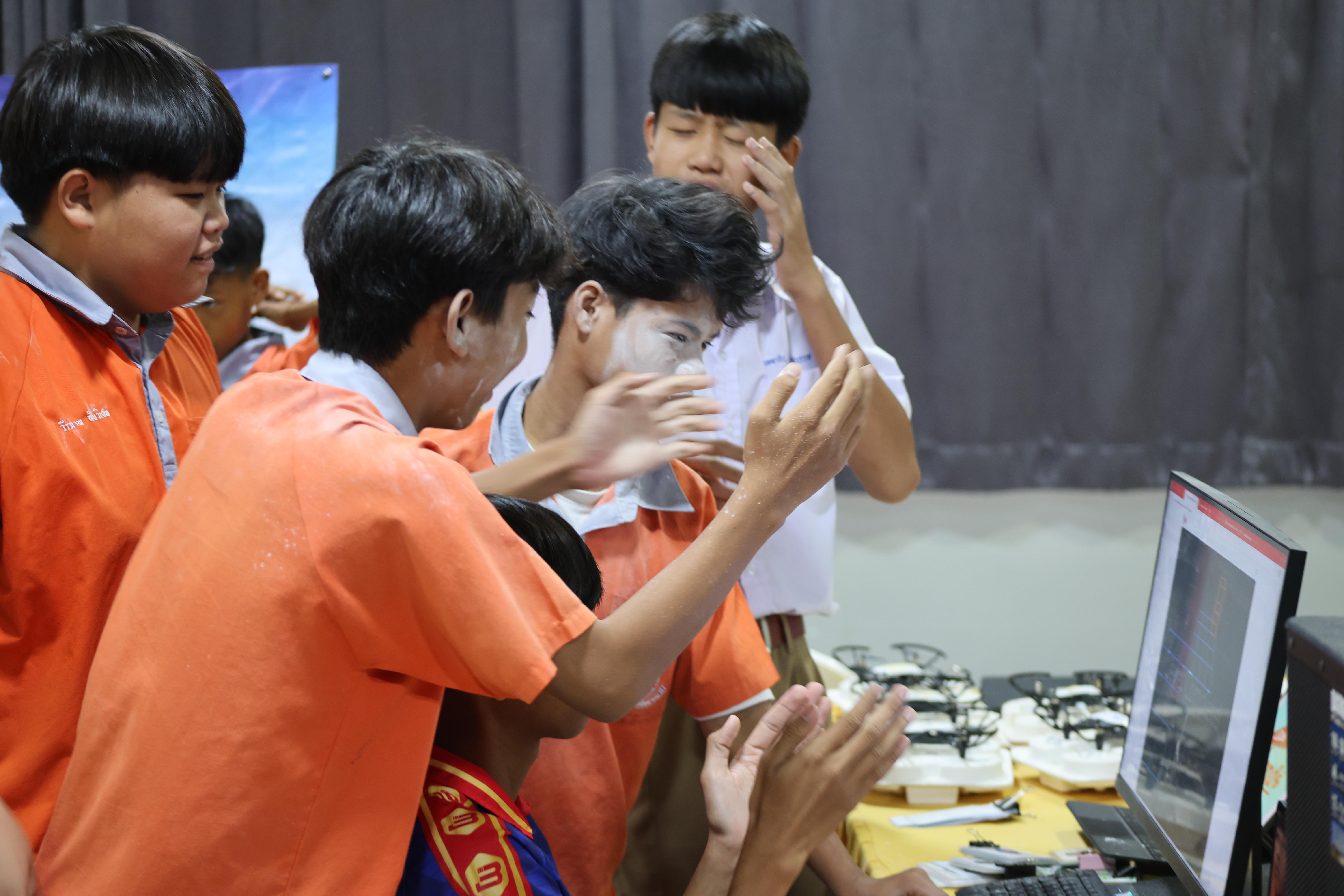 315. โปรแกรมวิชาคอมพิวเตอร์มหาวิทยาลัยราชภัฎกำแพงเพชร จัดกิจกรรมอบรมพัฒนาทักษะทางด้านเทคโนโลยี ให้กับนักเรียนโรงเรียนคณฑีพิทยาคม