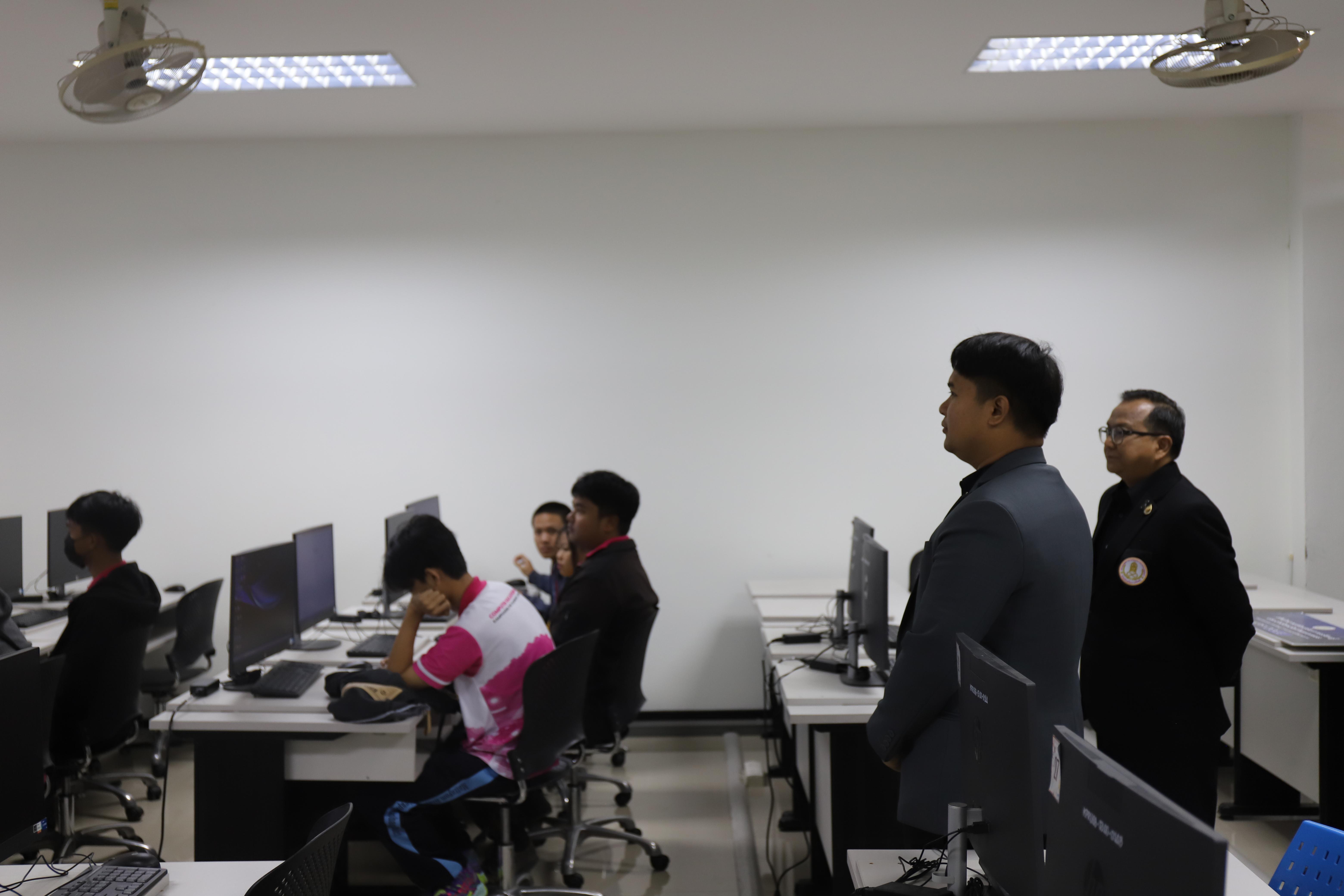 2. อบรมนักศึกษาคอมพิวเตอร์