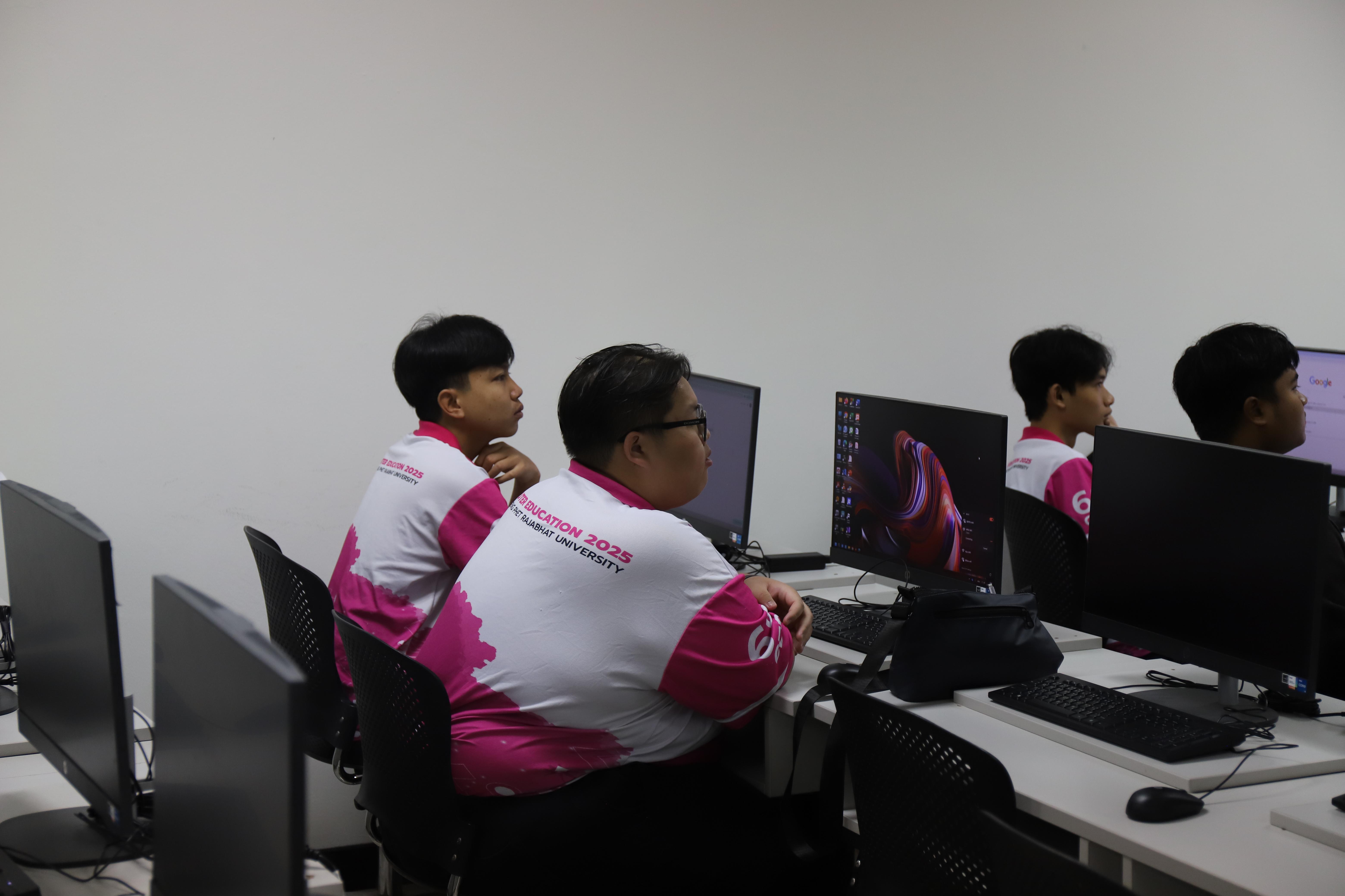 17. อบรมนักศึกษาคอมพิวเตอร์