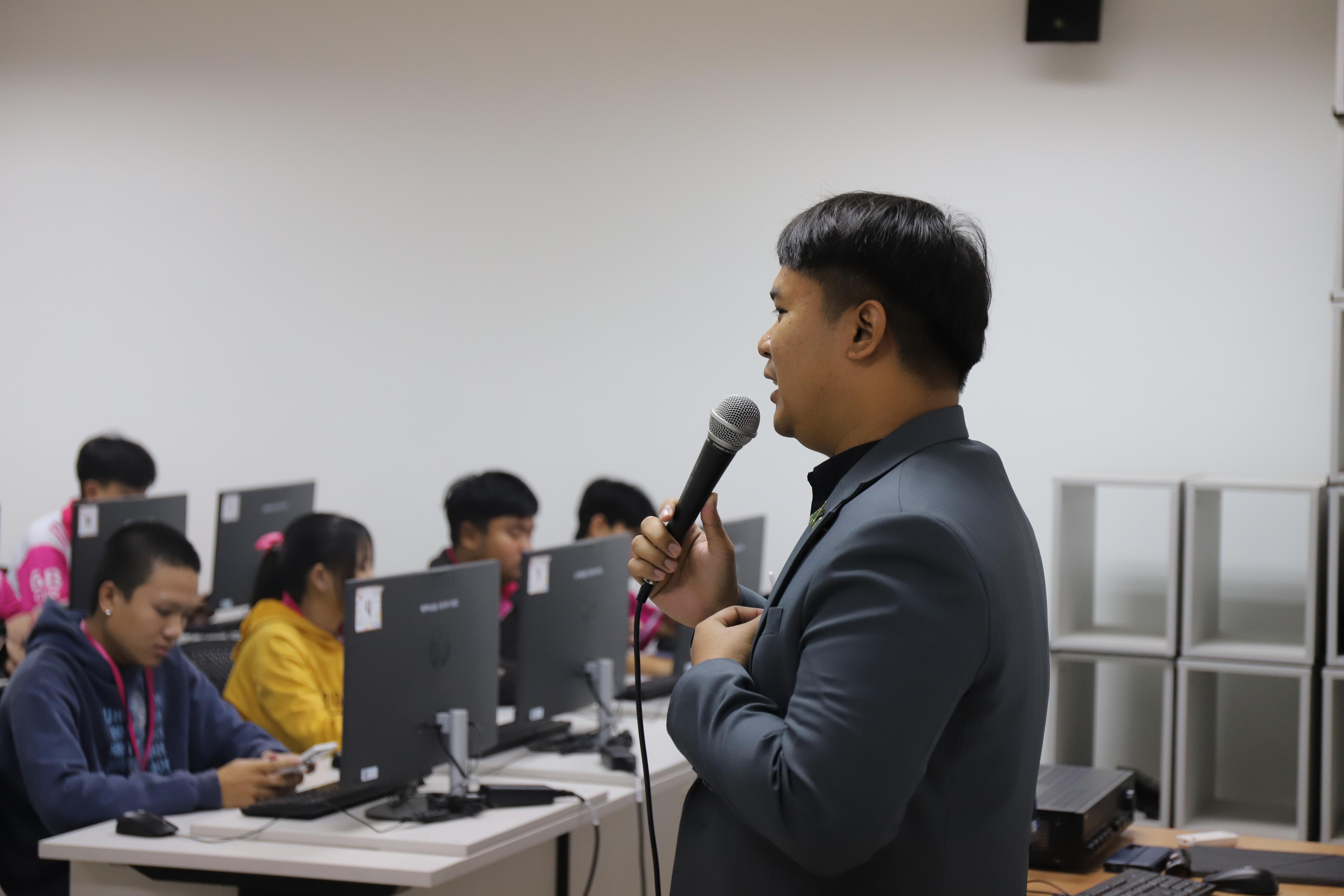 36. อบรมนักศึกษาคอมพิวเตอร์