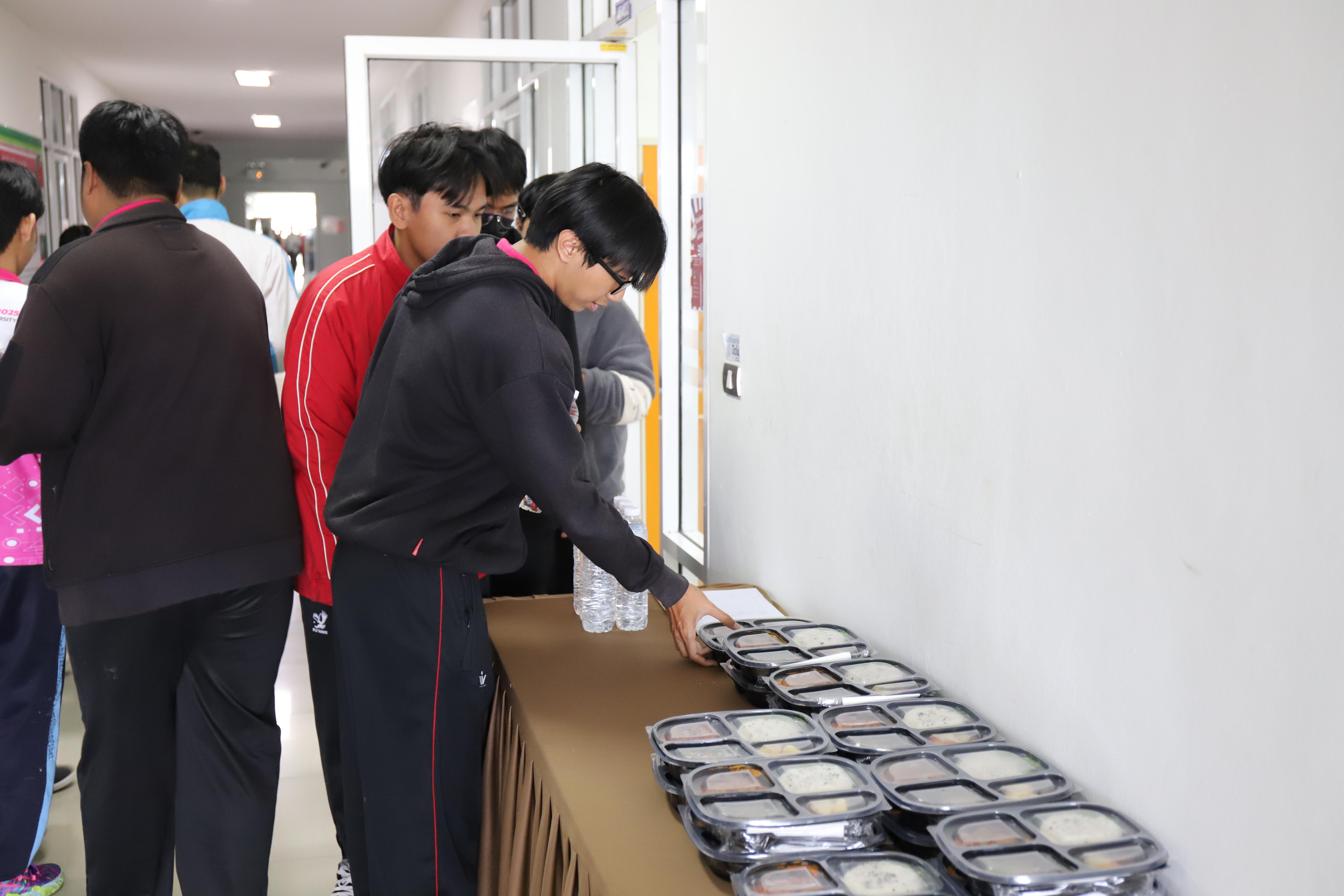 75. อบรมนักศึกษาคอมพิวเตอร์