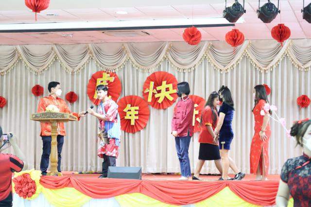 3. วันที่ 9 กุมภาพันธ์ 2565 ที่หอประชุมครุร่มสัก มหาวิทยาลัยราชภัฏกำแพงเพชร ผู้ช่วยศาสตราจารย์ ดร.ไตรรงค์ เปลี่ยนแสง รองคณบดีคณะครุศาสตร์ ฝ่ายกิจการนักศึกษาและศิลปวัฒนธรรม เป็นประธานเปิดโครงการตรุษจีน ของนักศึกษาโปรแกรมวิชาภาษาจีน คณะครุศาสตร์