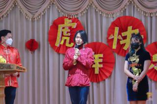 7. วันที่ 9 กุมภาพันธ์ 2565 ที่หอประชุมครุร่มสัก 1 มหาวิทยาลัยราชภัฏกำแพงเพชร ผู้ช่วยศาสตราจารย์ ดร.ไตรรงค์ เปลี่ยนแสง รองคณบดีคณะครุศาสตร์ ฝ่ายกิจการนักศึกษาและศิลปวัฒนธรรม เป็นประธานเปิดโครงการตรุษจีน ของนักศึกษาโปรแกรมวิชาภาษาจีน คณะครุศาสตร์