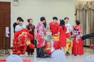 25. วันที่ 9 กุมภาพันธ์ 2565 ที่หอประชุมครุร่มสัก 1 มหาวิทยาลัยราชภัฏกำแพงเพชร ผู้ช่วยศาสตราจารย์ ดร.ไตรรงค์ เปลี่ยนแสง รองคณบดีคณะครุศาสตร์ ฝ่ายกิจการนักศึกษาและศิลปวัฒนธรรม เป็นประธานเปิดโครงการตรุษจีน ของนักศึกษาโปรแกรมวิชาภาษาจีน คณะครุศาสตร์