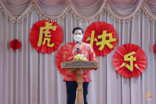 53. วันที่ 9 กุมภาพันธ์ 2565 ที่หอประชุมครุร่มสัก 1 มหาวิทยาลัยราชภัฏกำแพงเพชร ผู้ช่วยศาสตราจารย์ ดร.ไตรรงค์ เปลี่ยนแสง รองคณบดีคณะครุศาสตร์ ฝ่ายกิจการนักศึกษาและศิลปวัฒนธรรม เป็นประธานเปิดโครงการตรุษจีน ของนักศึกษาโปรแกรมวิชาภาษาจีน คณะครุศาสตร์