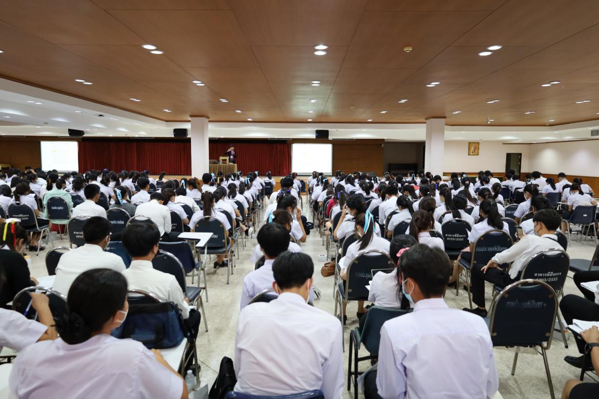วันที่ 4 - 5 กรกฎาคม 2565 ณ ห้องประชุมลีลาวดี คณะครุศาสตร์ จัดกิจกรรมอบรมพัฒนาสมรรถนะนักศึกษาเกี่ยวกับภาษาอังกฤษให้กับนักศึกษาชั้นปีที่ 2