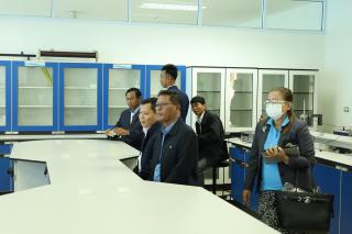 75. วันพุธที่ 16 พ.ย. 65 รศ.ดร.บัณฑิต ฉัตรวิโรจน์ คณบดีคณะครุศาสตร์ พร้อมด้วยคณะผู้บริหาร คณาจารย์ เจ้าหน้าที่บุคลากรครุศาสตร์ ร่วมต้อนรับคณะศึกษาดูงานจาก Provincial Teacher Training College Cambodia