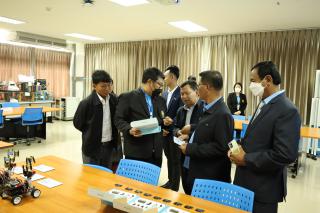 107. วันพุธที่ 16 พ.ย. 65 รศ.ดร.บัณฑิต ฉัตรวิโรจน์ คณบดีคณะครุศาสตร์ พร้อมด้วยคณะผู้บริหาร คณาจารย์ เจ้าหน้าที่บุคลากรครุศาสตร์ ร่วมต้อนรับคณะศึกษาดูงานจาก Provincial Teacher Training College Cambodia