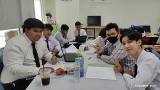1. นักศึกษานำเสนองานวิจัย