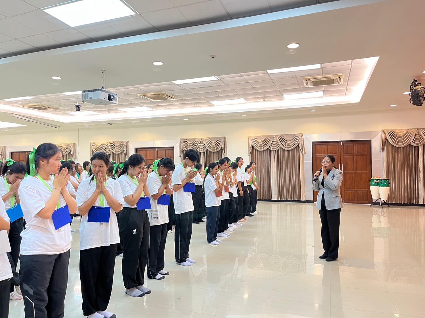 กิจกรรมพัฒนาบุคลิกภาพตามหลักวิชาชีพครูปฐมวัย โดย คุณสุวลัย อินทรรัตน์ รักษาการณ์หัวหน้าสำนักงานผู้อำนวยการ สำนักศิลปะและวัฒนธรรม มหาวิทยาลัยราชภัฏกำแพงเพชร