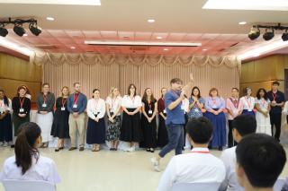 100. ENGLISH CULTURAL EXCHANGE CAMP