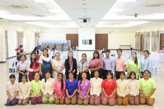 5. การแสดงพื้นบ้านของนักศึกษาภาษาไทย