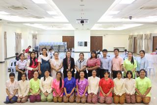 6. การแสดงพื้นบ้านของนักศึกษาภาษาไทย