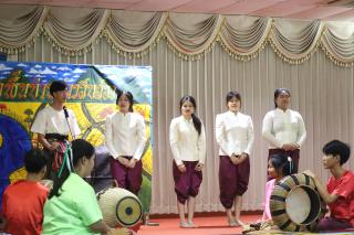 32. การแสดงพื้นบ้านของนักศึกษาภาษาไทย