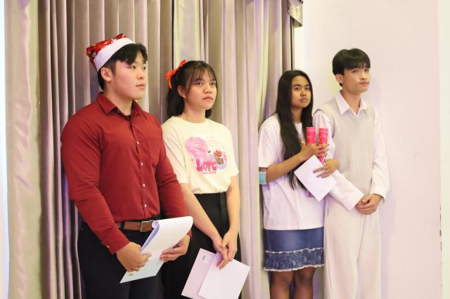 4. กิจกรรมวันคริสต์มาส โปรแกรมวิชาภาษาอังกฤษ "Christmas in wonderland"