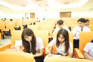 9. ติวสอบวิชาเอกสำหรับนักศึกษาโปรแกรมวิชาภาษาไทย
