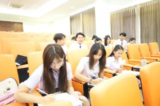 11. ติวสอบวิชาเอกสำหรับนักศึกษาโปรแกรมวิชาภาษาไทย