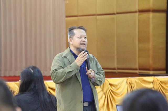 2. กิจกรรมอบรมเชิงปฏิบัติการการออกแบบนวัตกรรมสู่การวิจัยในชั้นเรียน