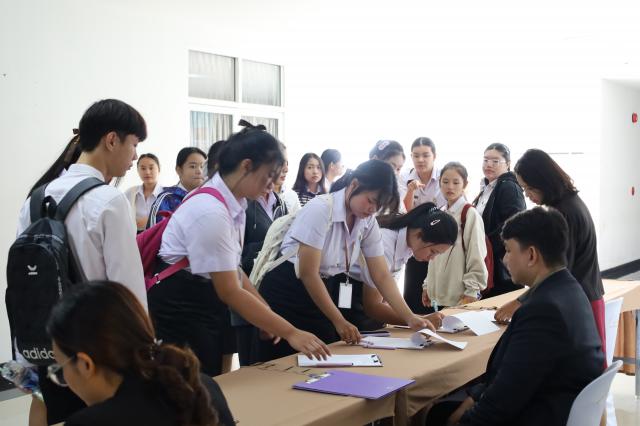 3. กิจกรรมทำความร่วมมือ MOU  และประชุมเชิงปฏิบัติการยกระดับการจัดการเรียนรู้โรงเรียนเครือข่ายขนาดเล็ก