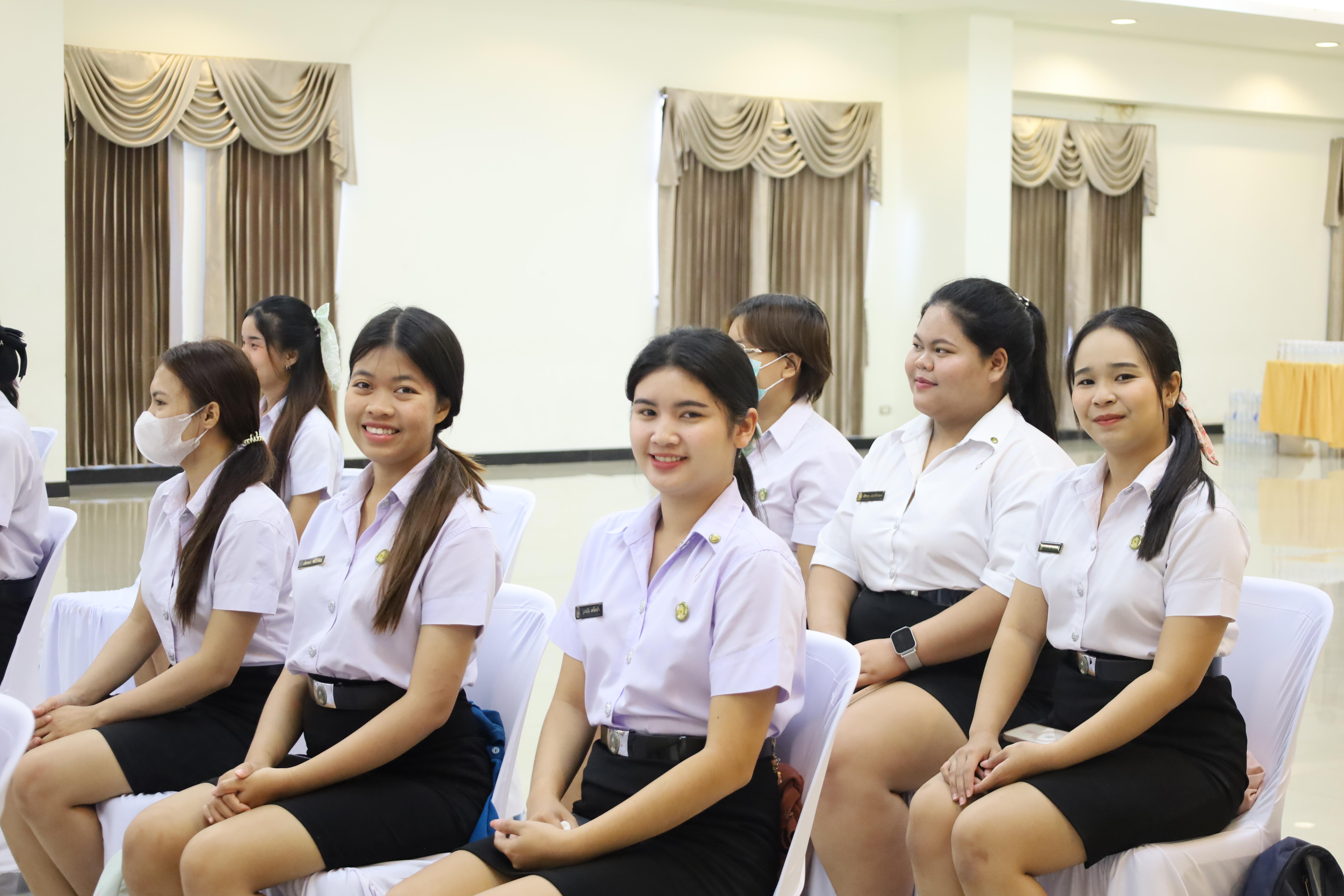 12. กิจกรรมพัฒนาบุคลิกภาพสำหรับครูประถมศึกษา
