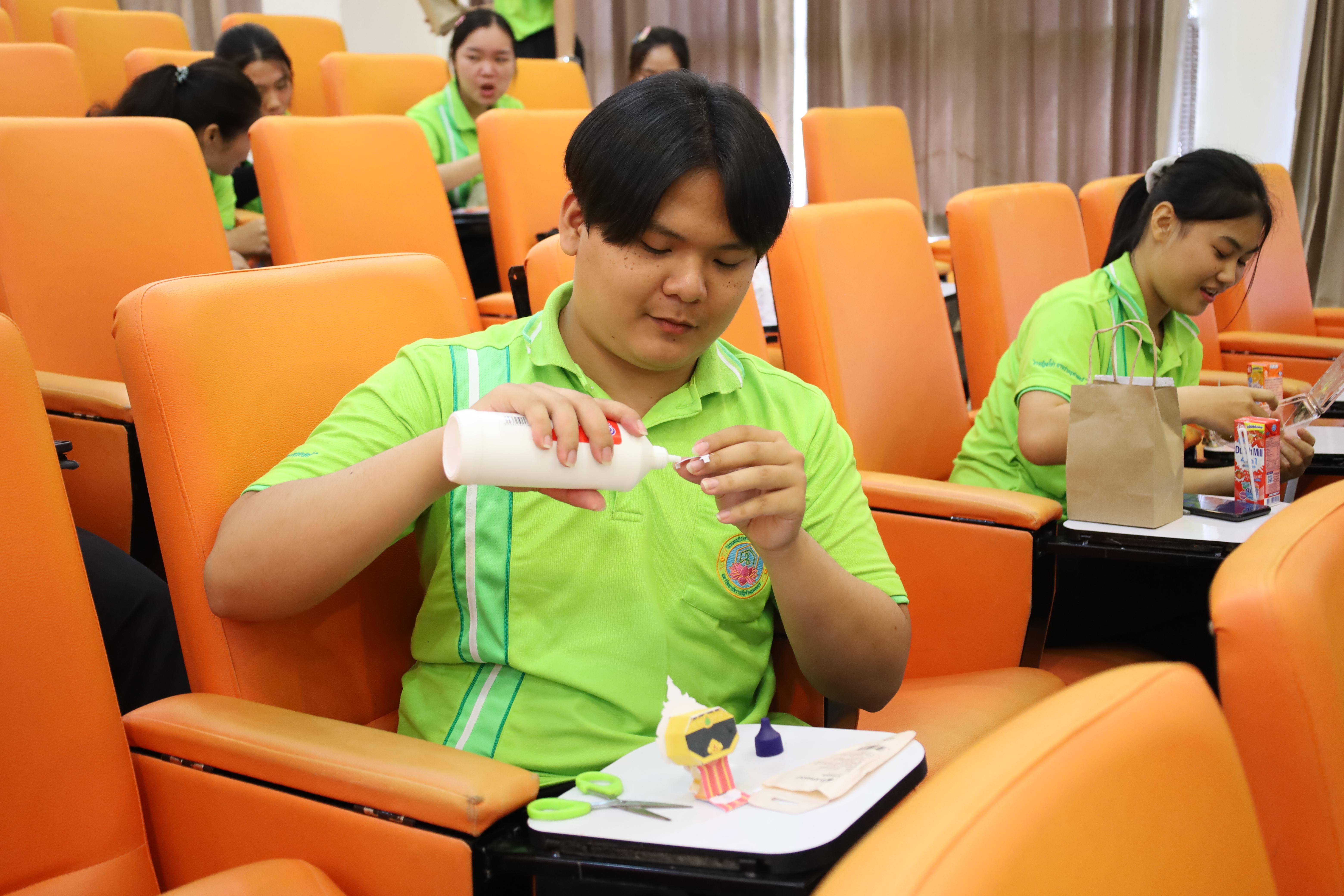 12. กิจกรรมพัฒนาทักษะการจัดการเรียนรู้เชิงสร้างสรรค์วิชาวรรณคดี