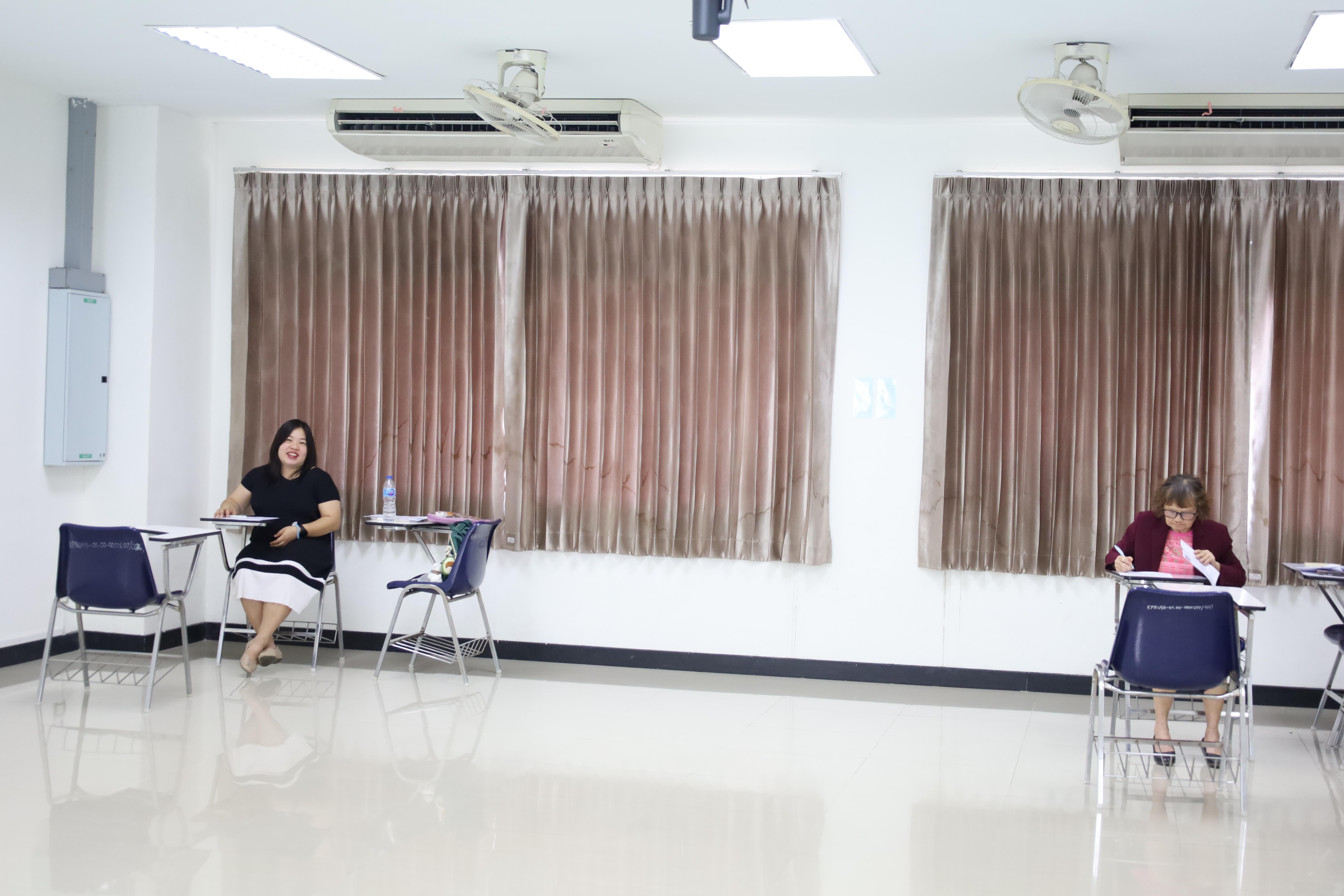 33. บรรยากาศการสอบสัมภาษณ์นักศึกษารอบ 2
