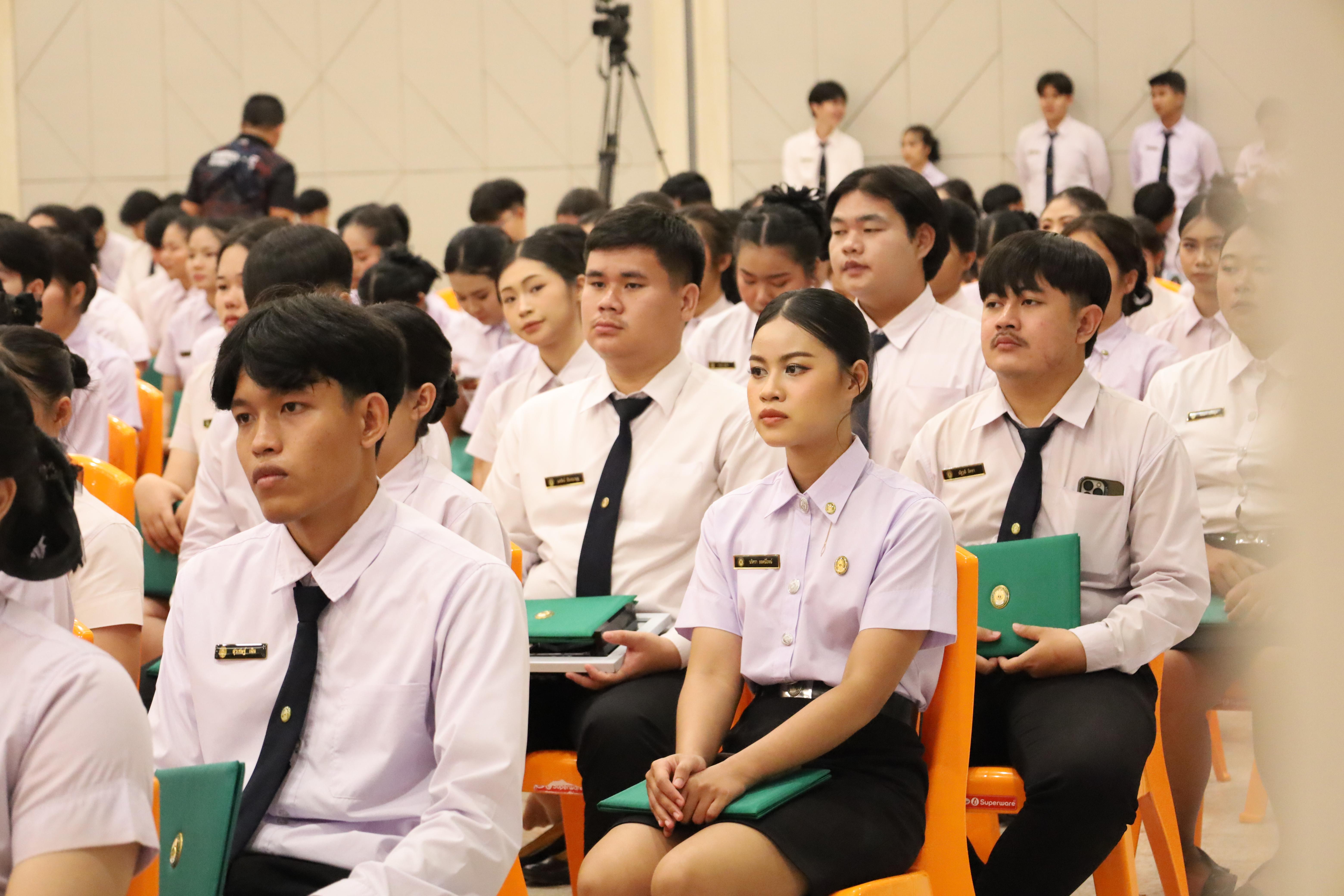 2006. งานปัจฉิมนิเทศนักศึกษาหลักสูตรครุศาสตรบัณฑิต