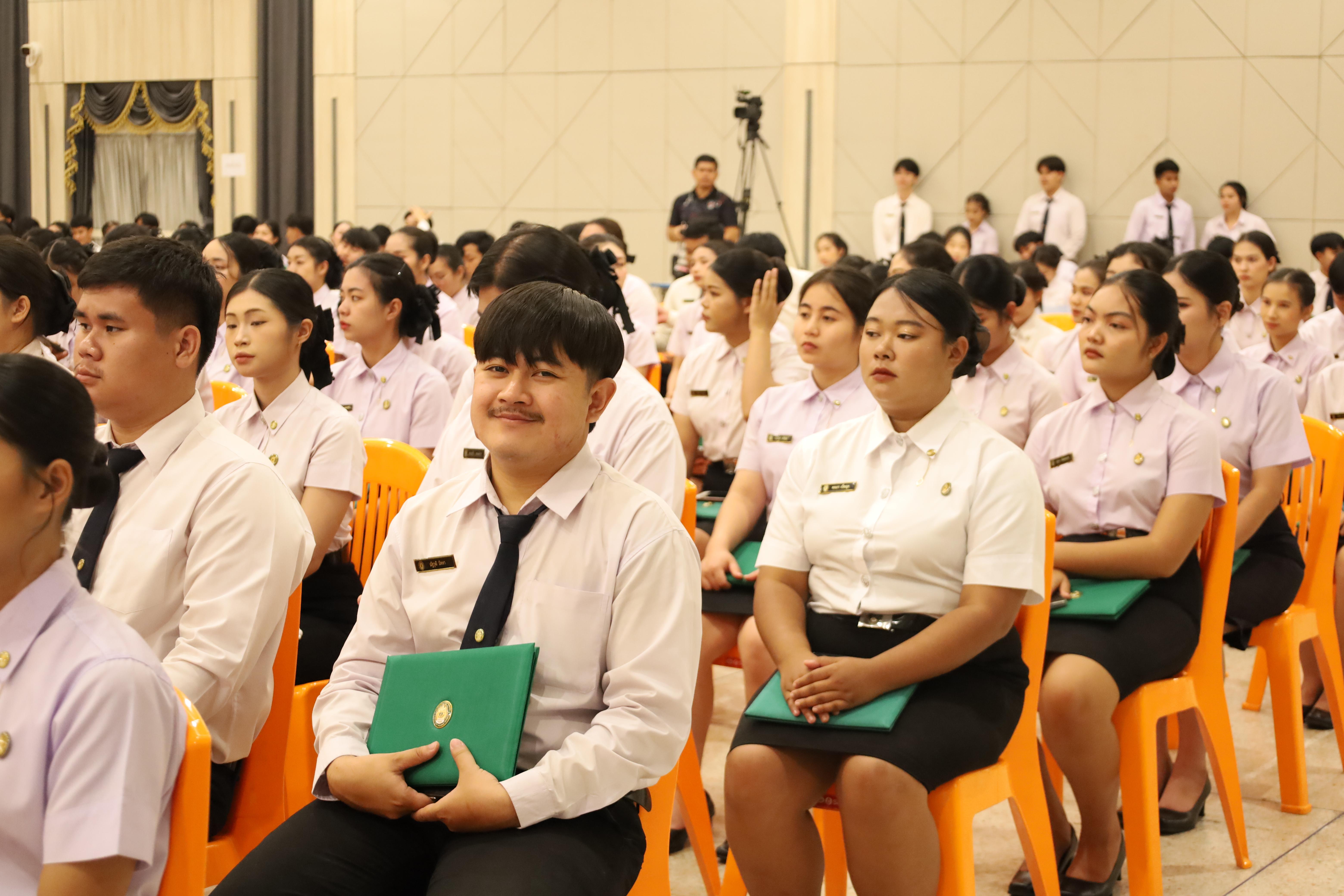 2009. งานปัจฉิมนิเทศนักศึกษาหลักสูตรครุศาสตรบัณฑิต