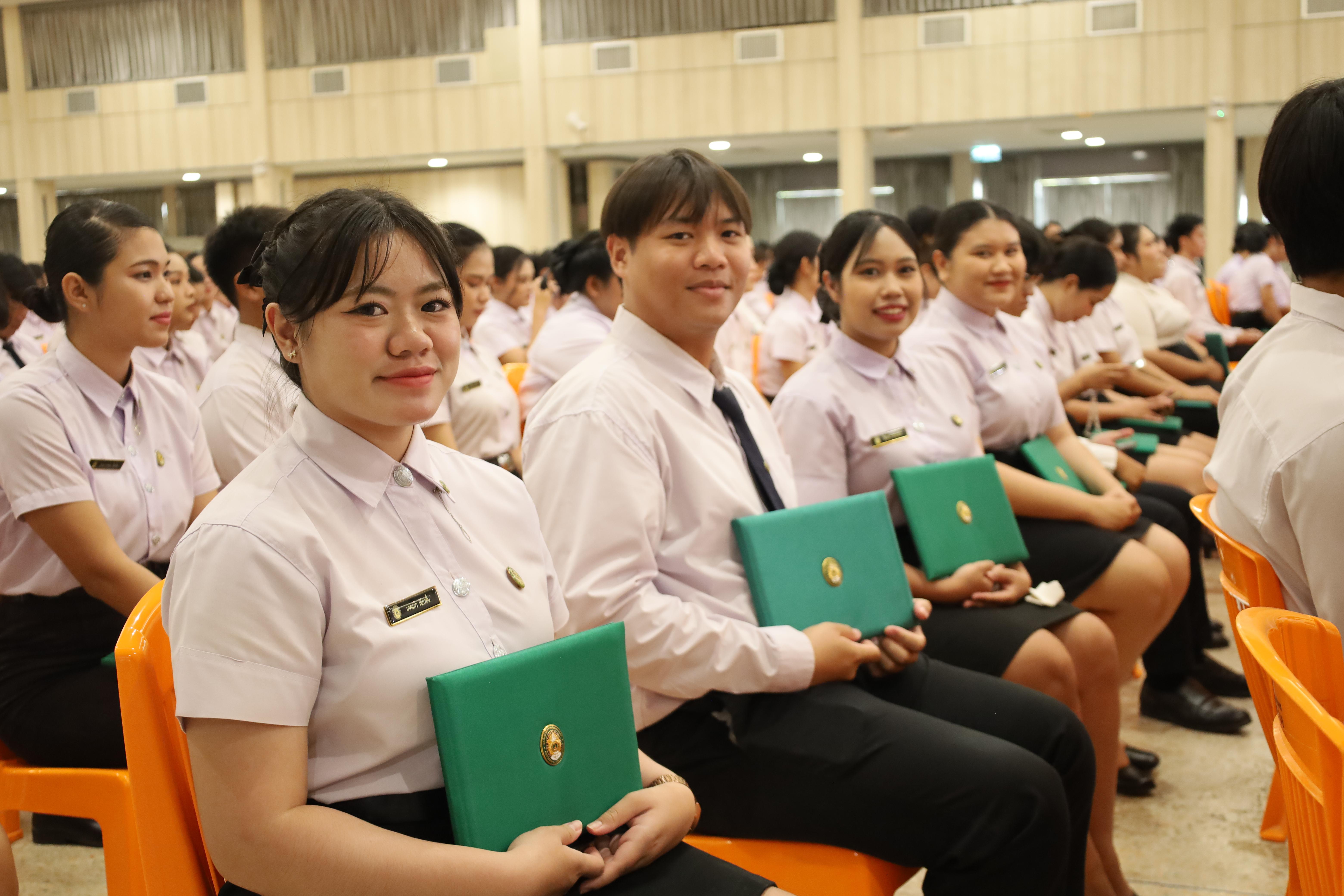 2033. งานปัจฉิมนิเทศนักศึกษาหลักสูตรครุศาสตรบัณฑิต
